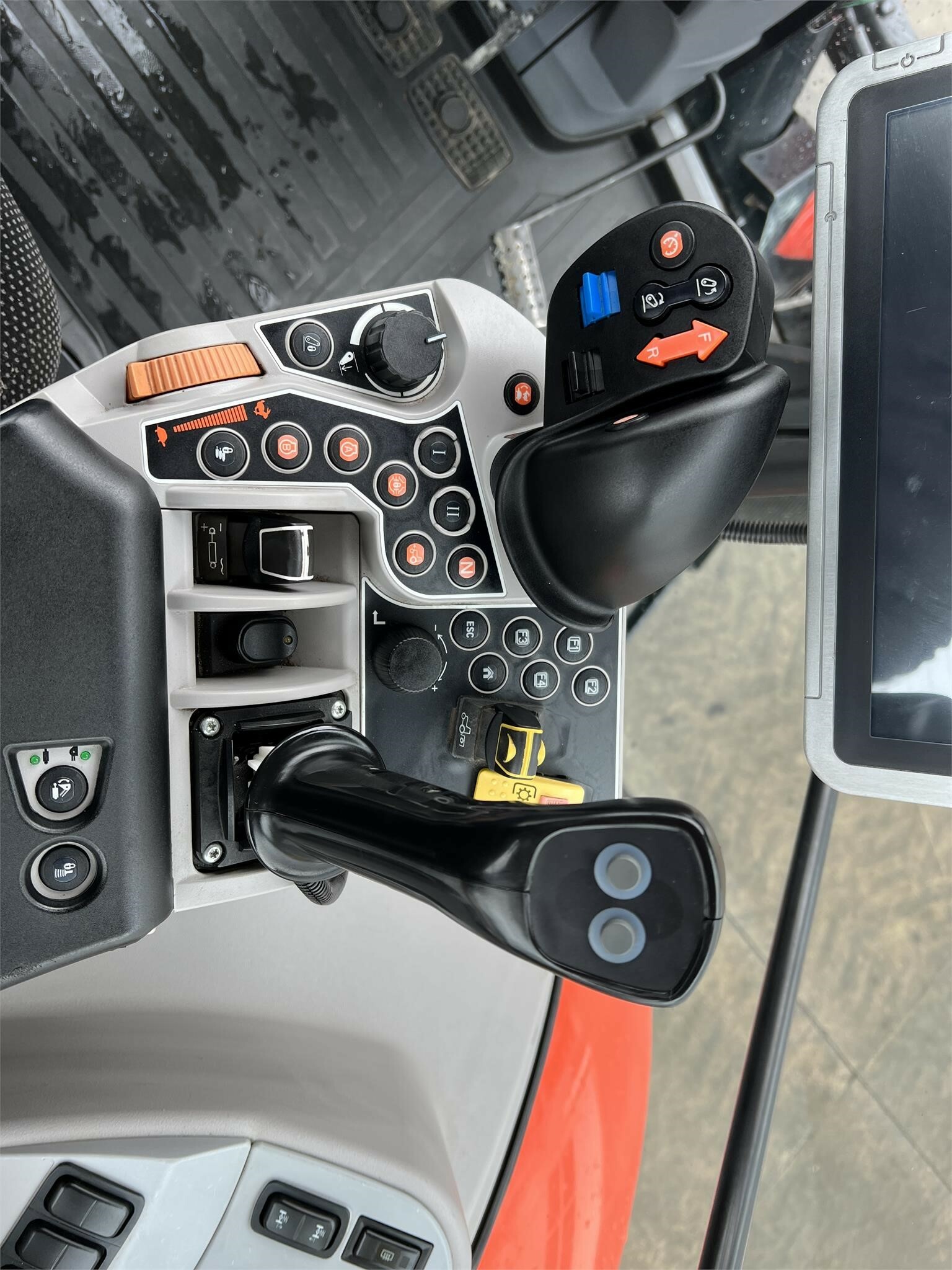 2018 Kubota M7-171 PREMIUM KVT Tractor