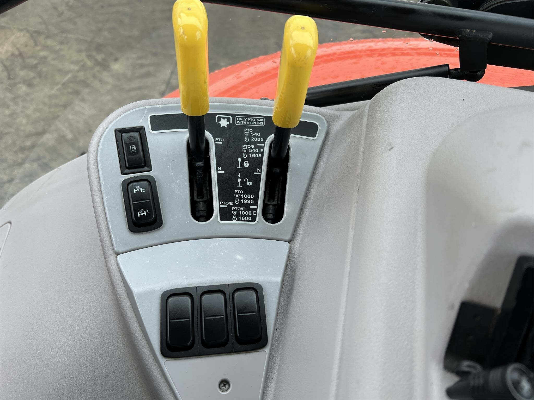 2018 Kubota M7-171 PREMIUM KVT Tractor