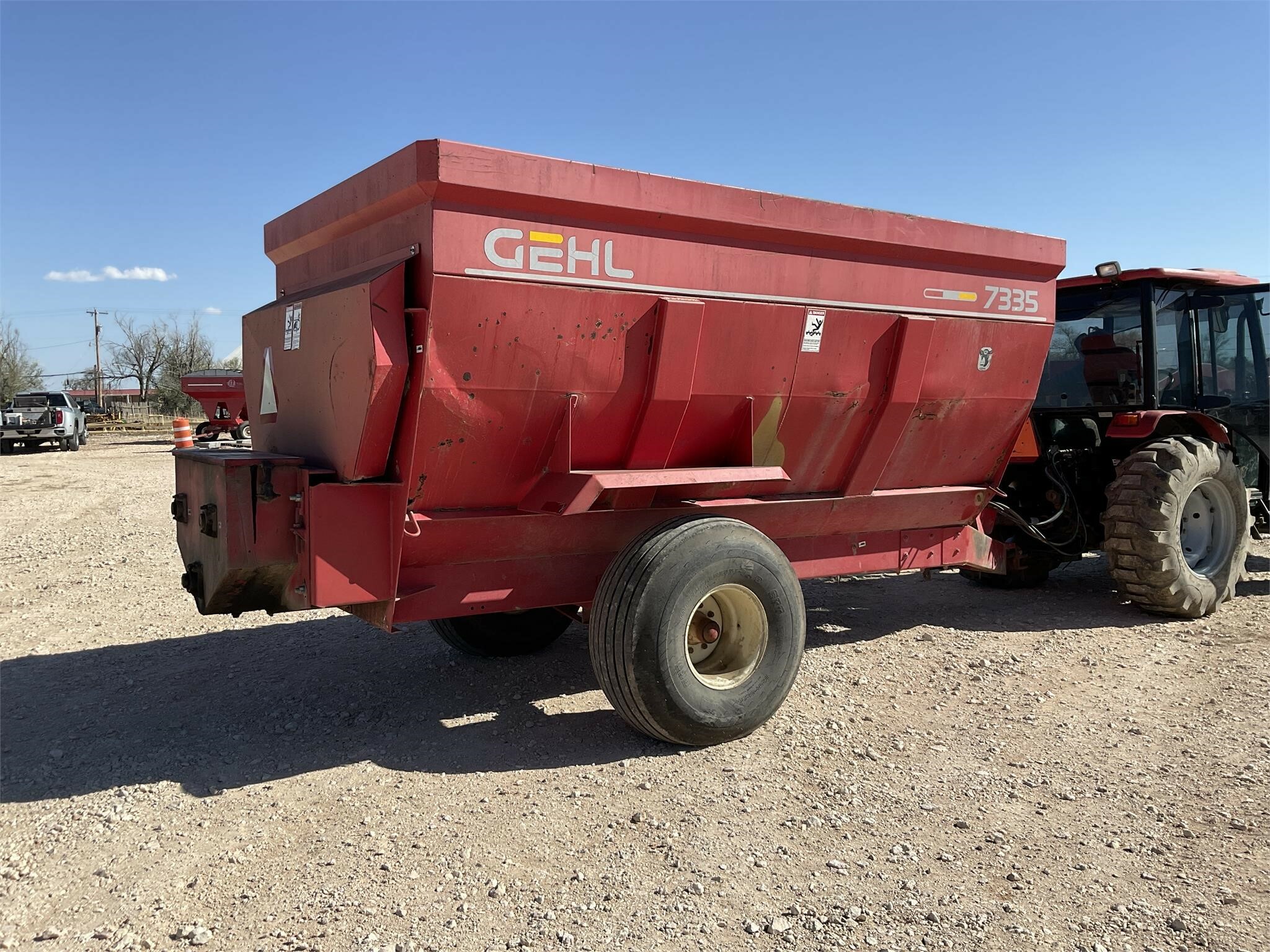 Gehl 7335 Grinders and Mixer Call Machinery Pete