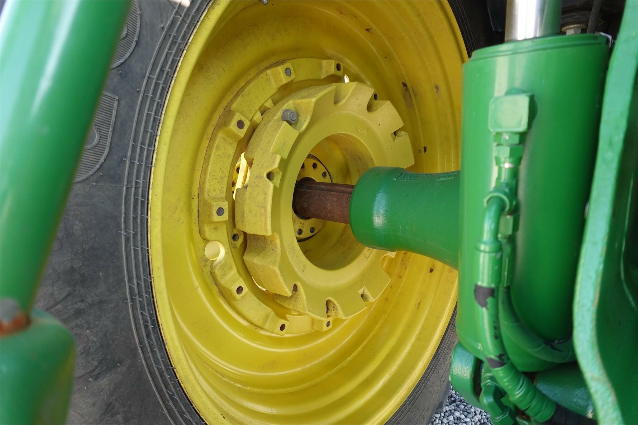 2013 John Deere 8360R Tractor