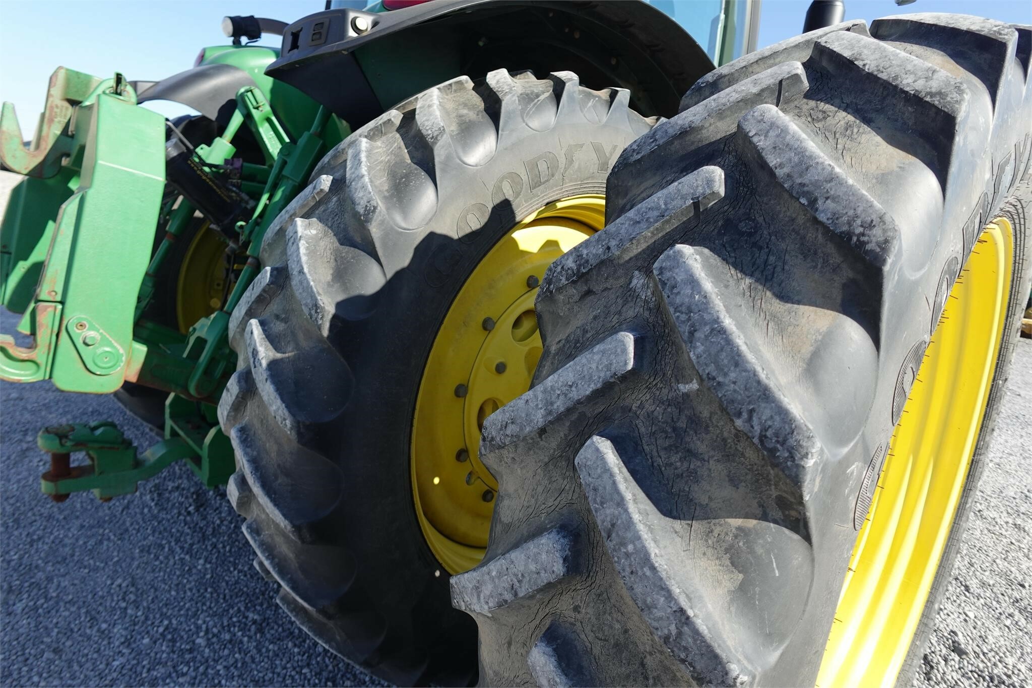 2013 John Deere 8360R Tractor