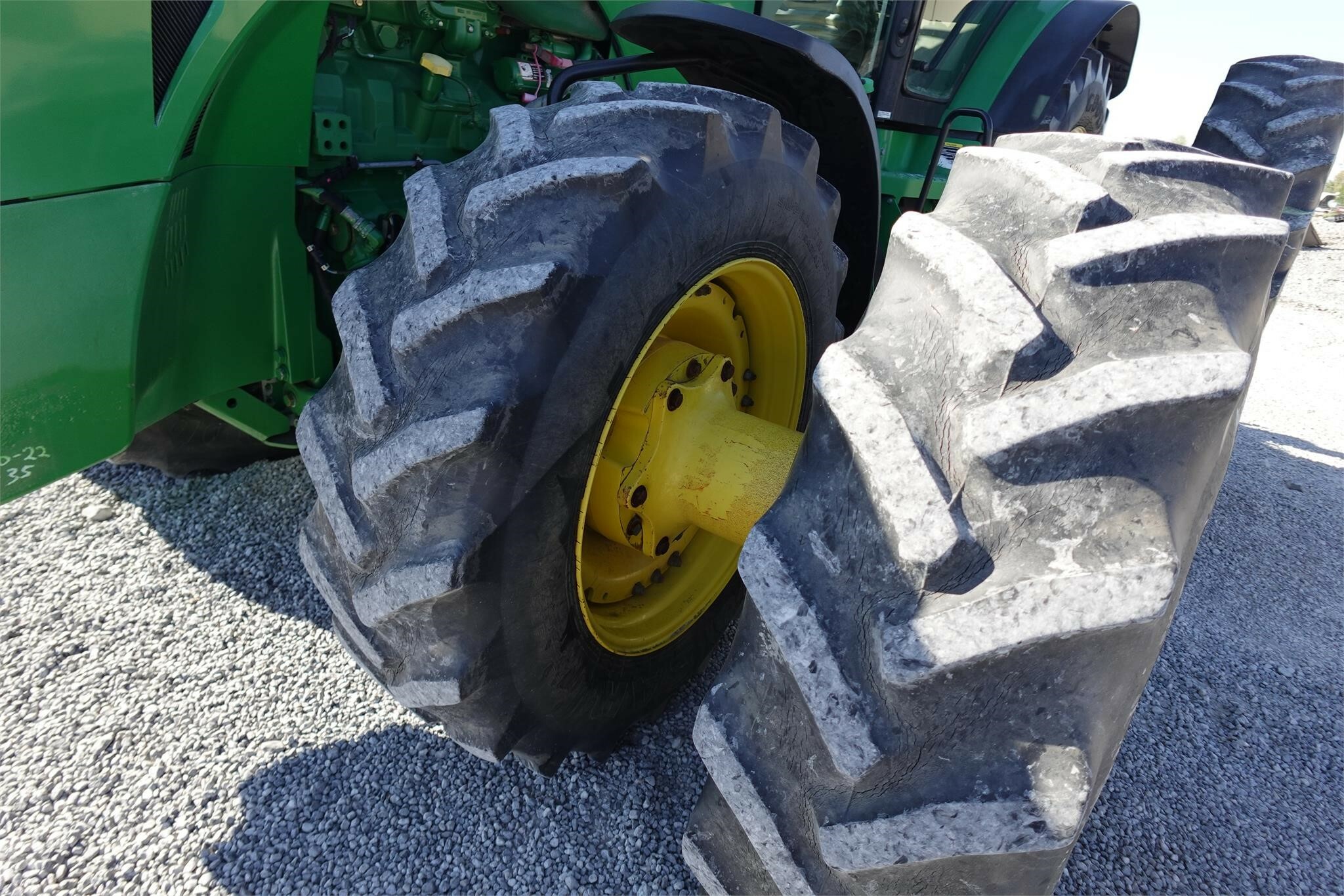 2013 John Deere 8360R Tractor