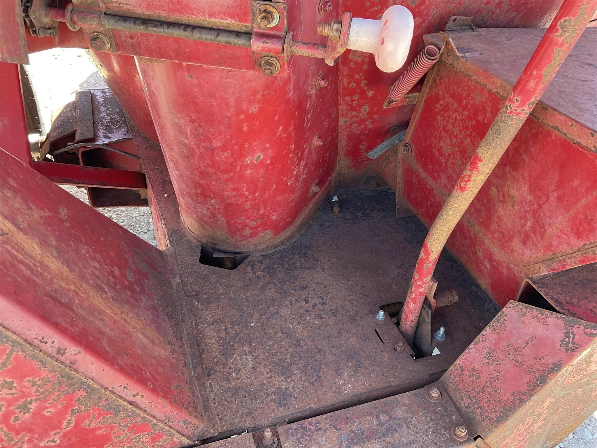 New Holland 358 Grinders and Mixer Call Machinery Pete