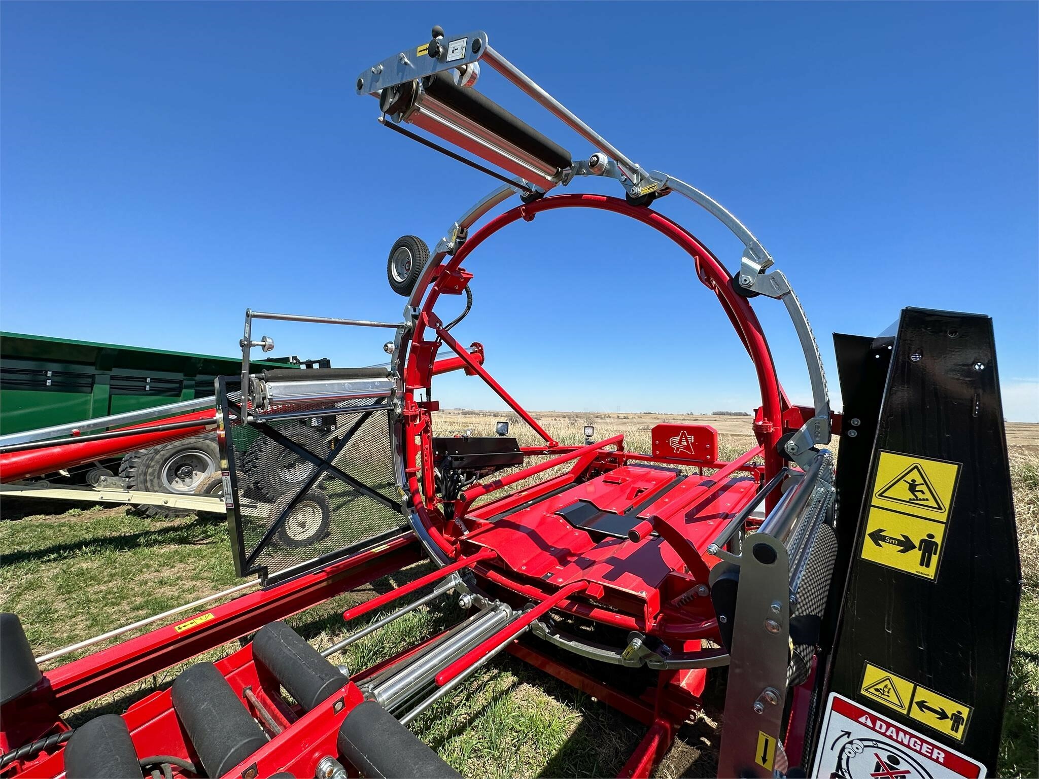 2026 Anderson Hybrid X Bale Wrapper
