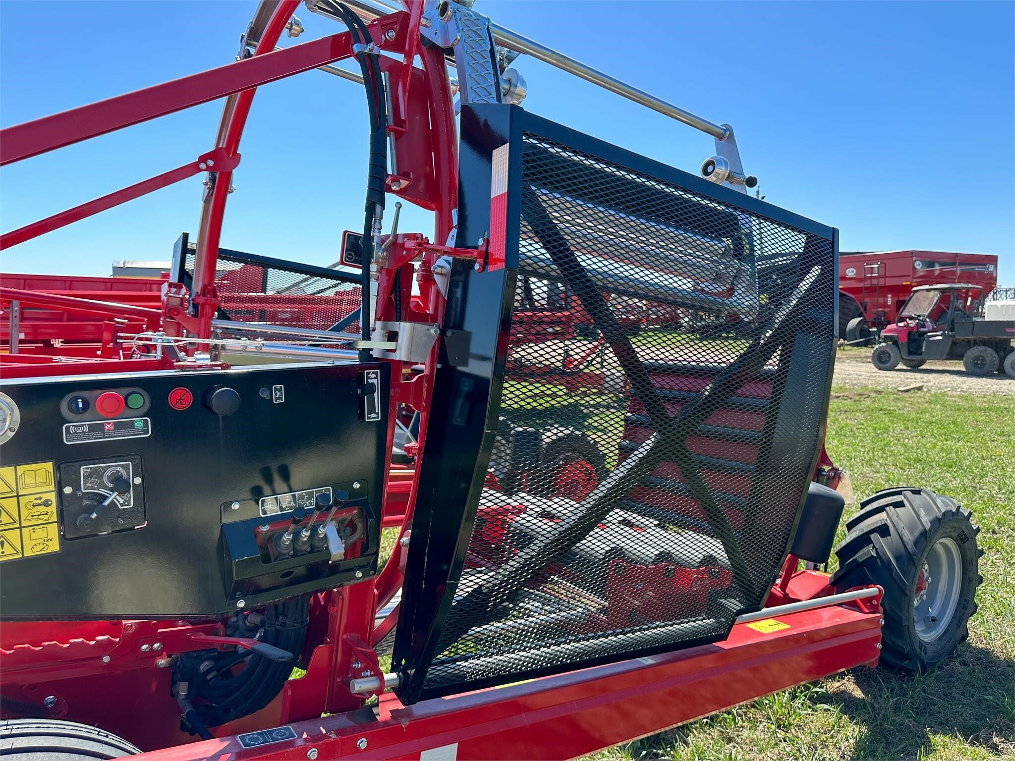 2026 Anderson Hybrid X Bale Wrapper
