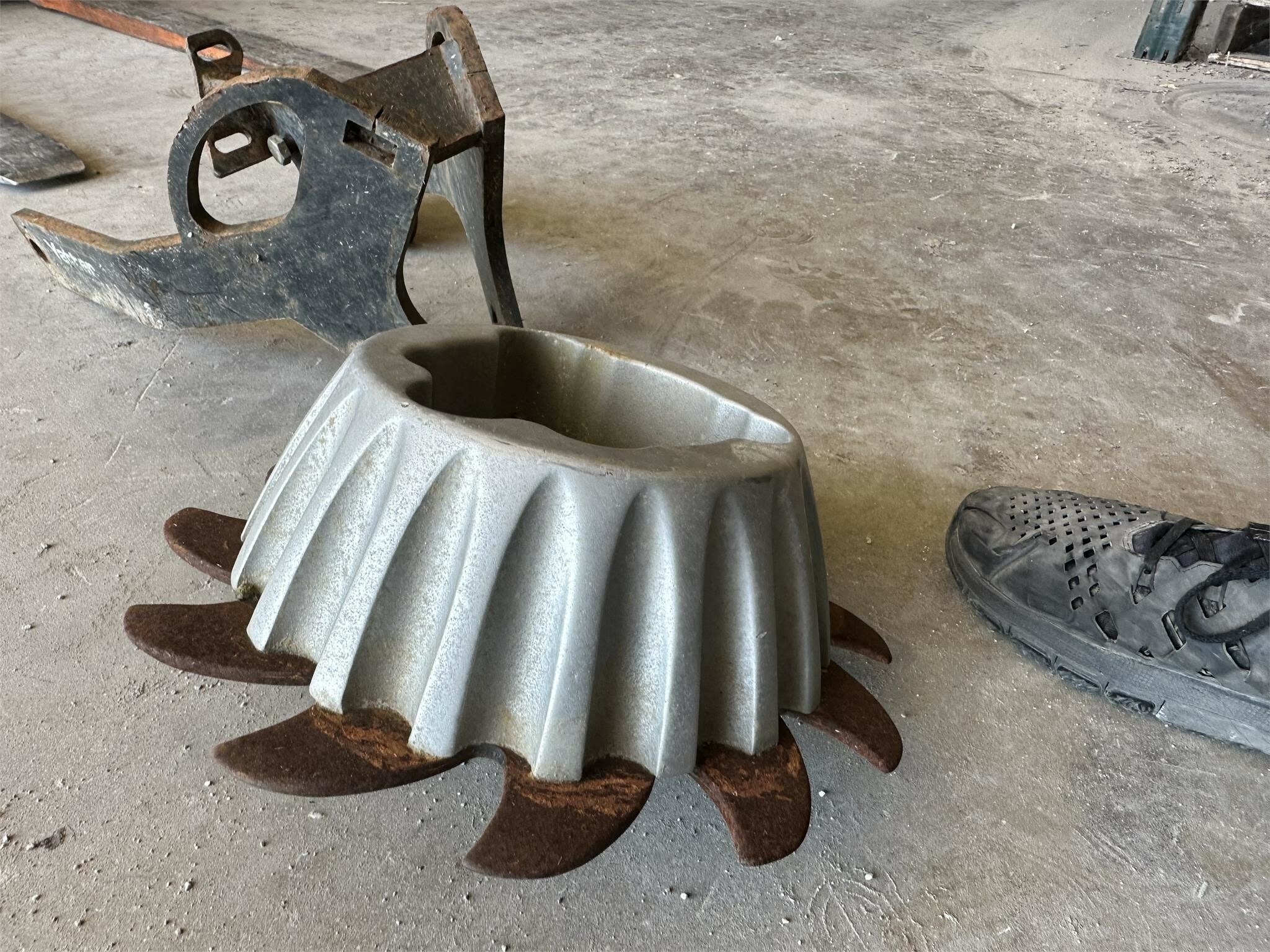  Yetter 2967-037 Planter and Drill Attachment
