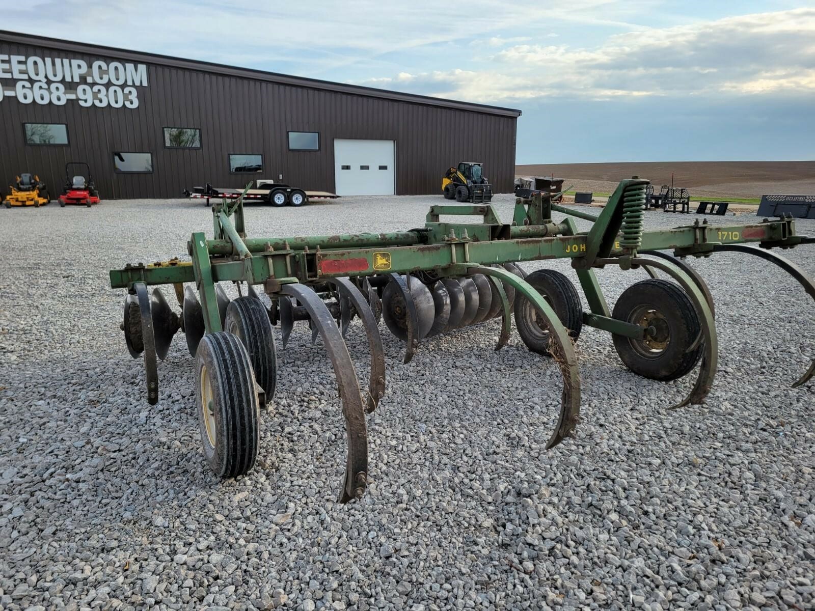 John Deere 1710 Chisel Plow 3,500 Machinery Pete