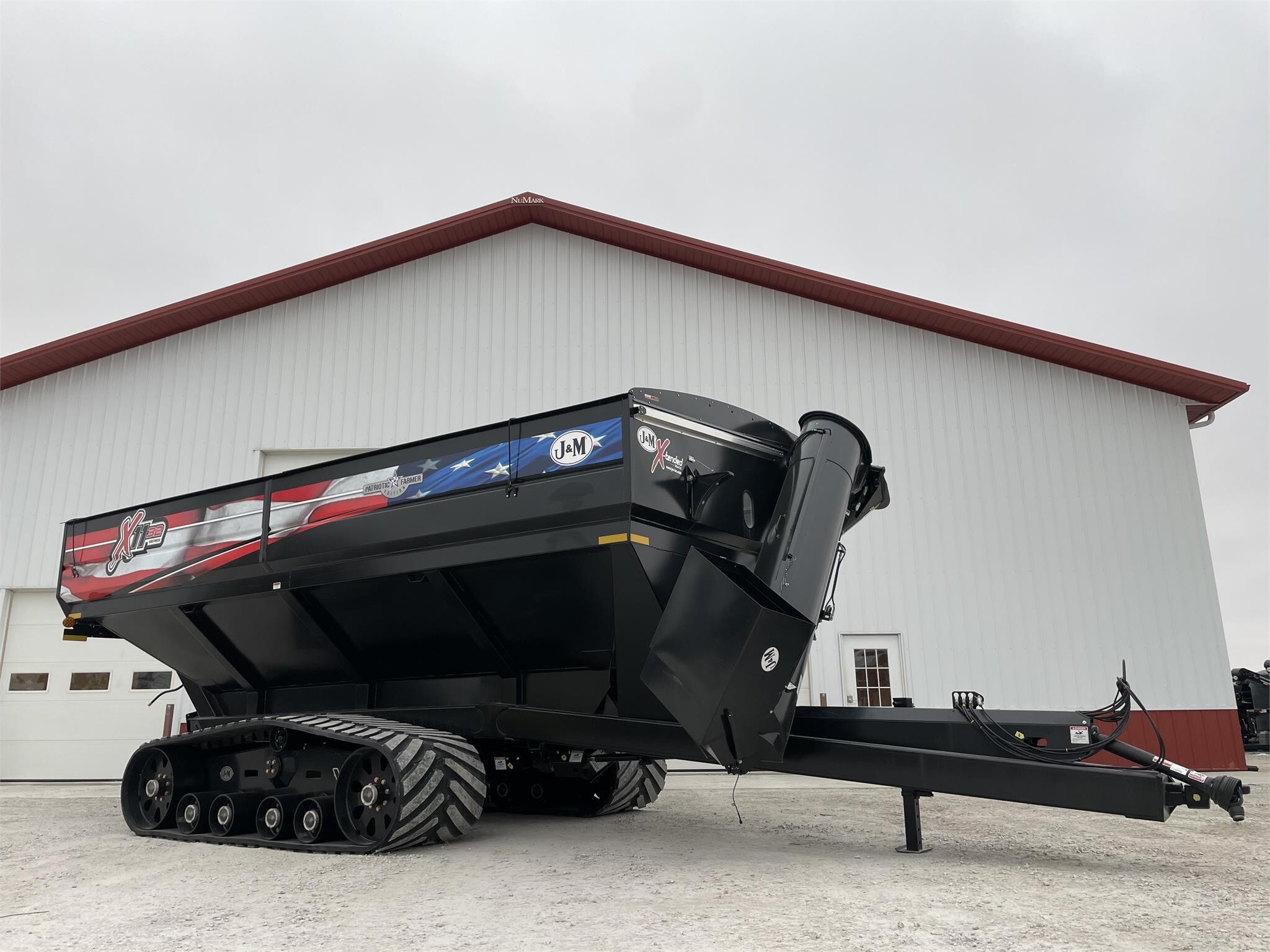 2023 J&M 1132-22T Grain Cart