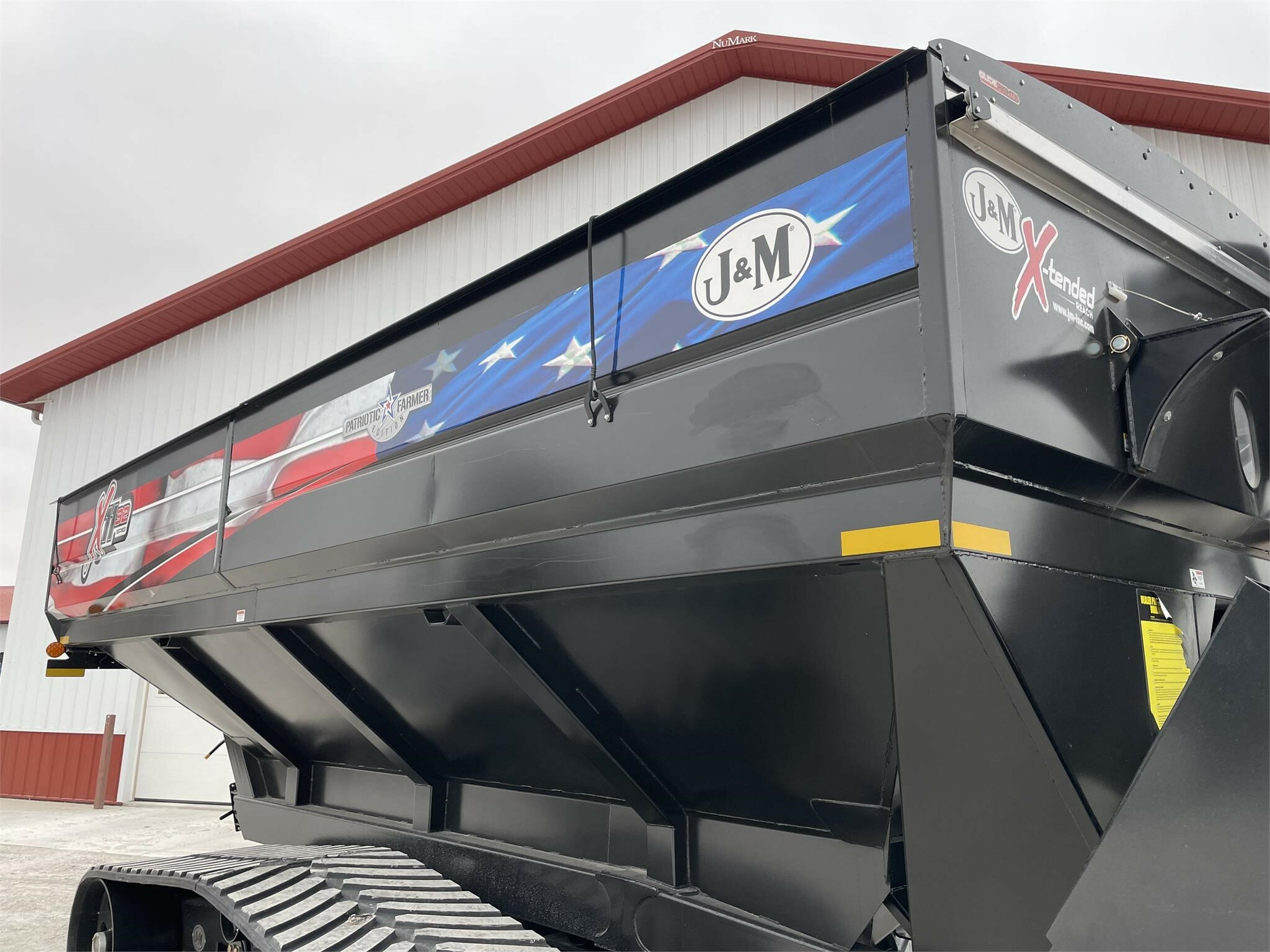 2023 J&M 1132-22T Grain Cart