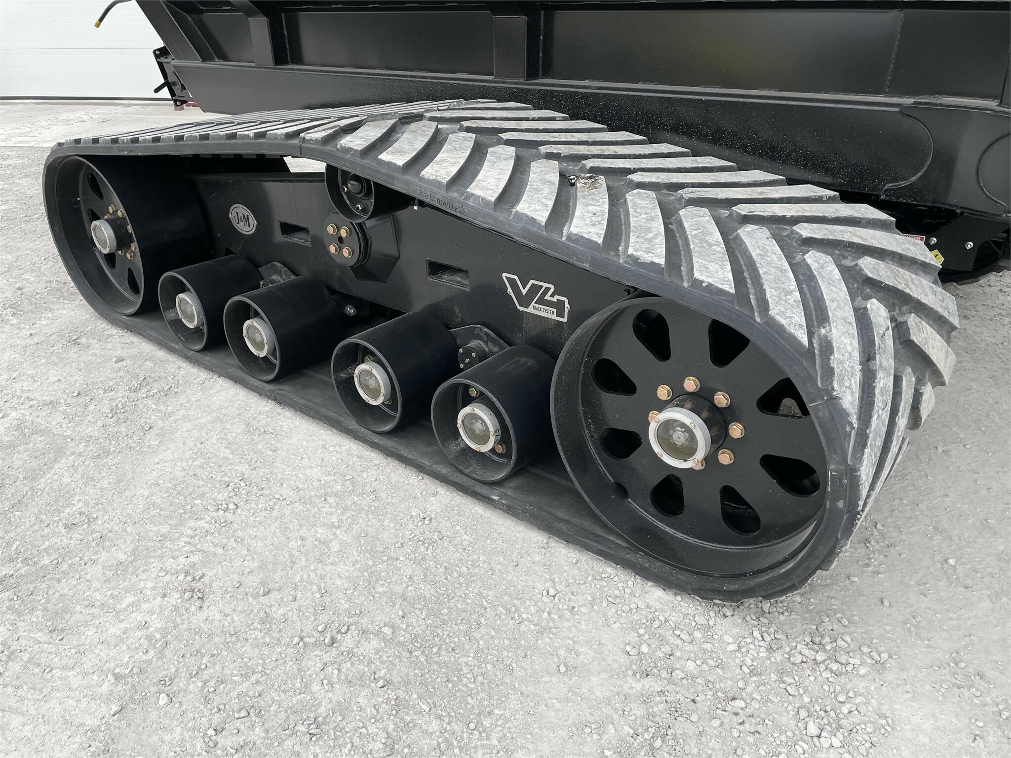 2023 J&M 1132-22T Grain Cart