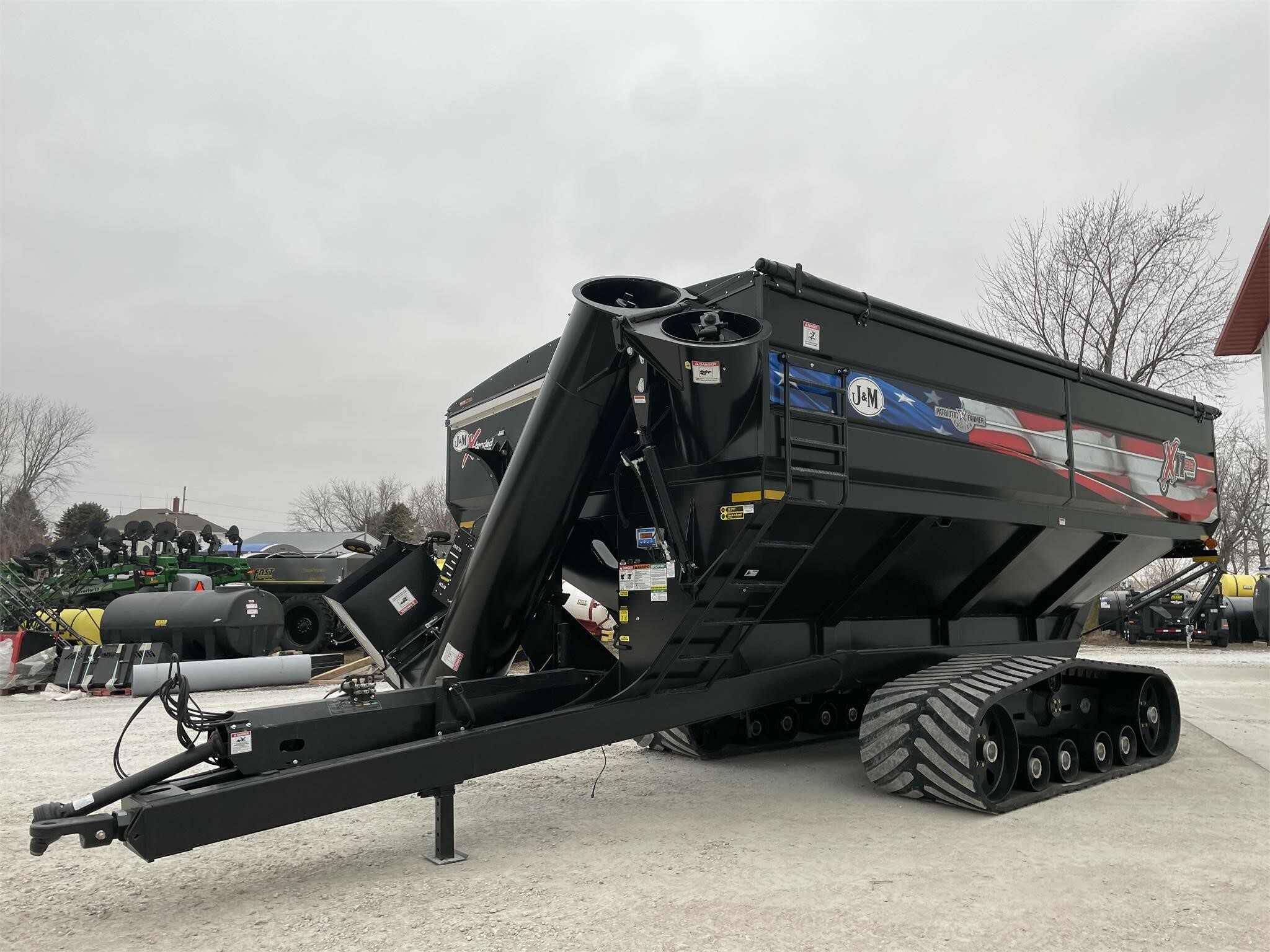 2023 J&M 1132-22T Grain Cart