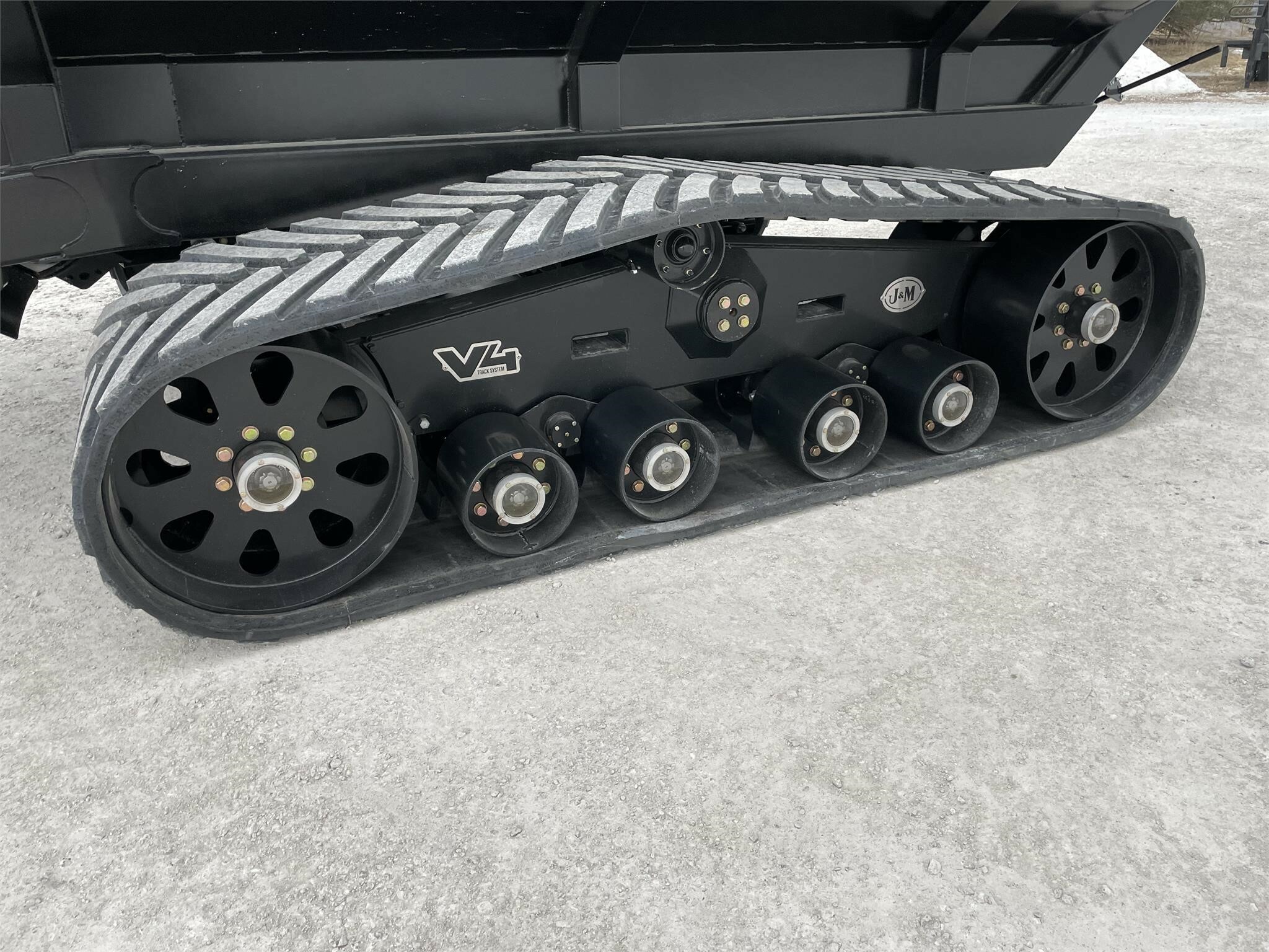 2023 J&M 1132-22T Grain Cart