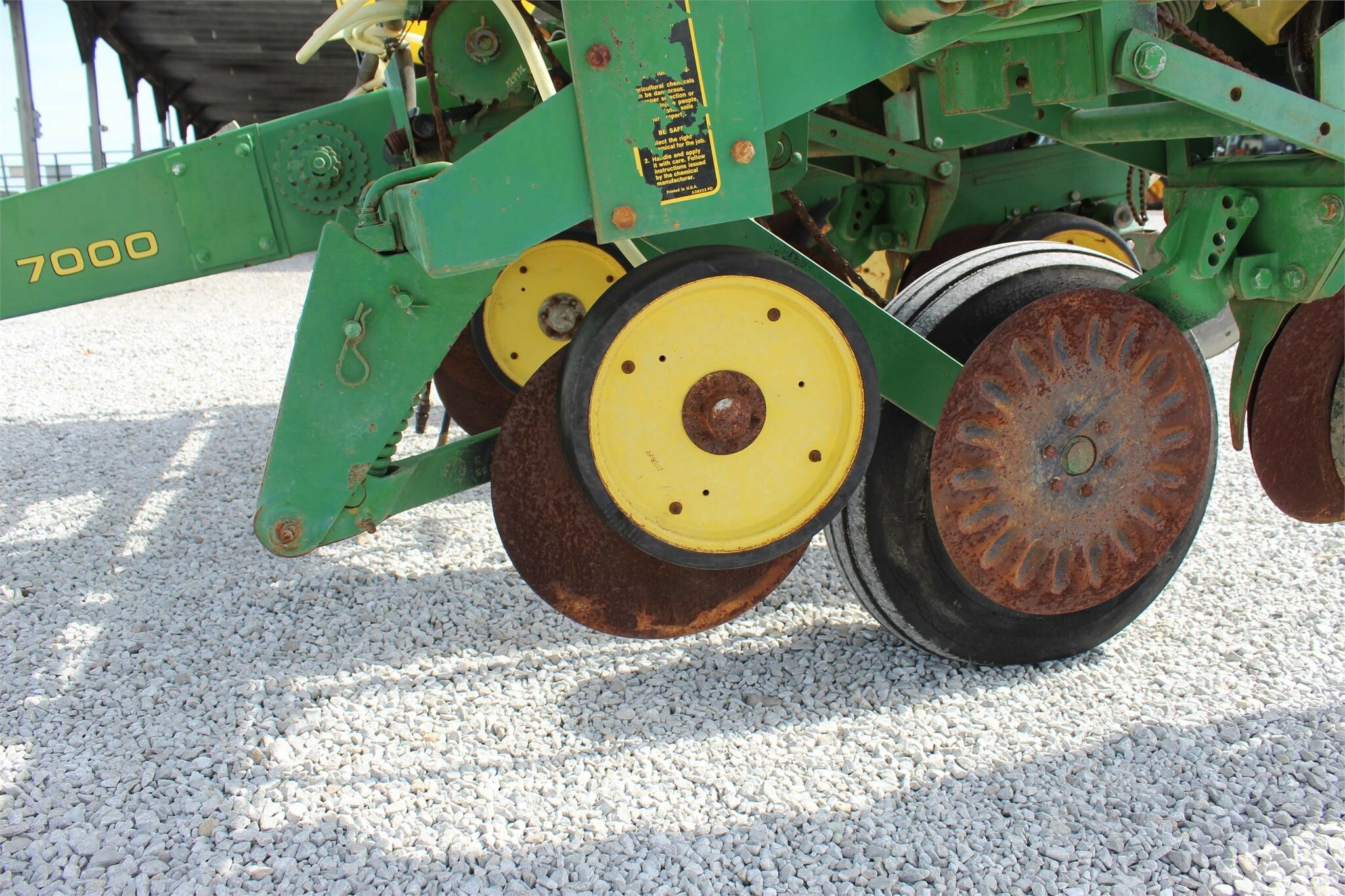 John Deere 7000 Planter 5,850 Machinery Pete