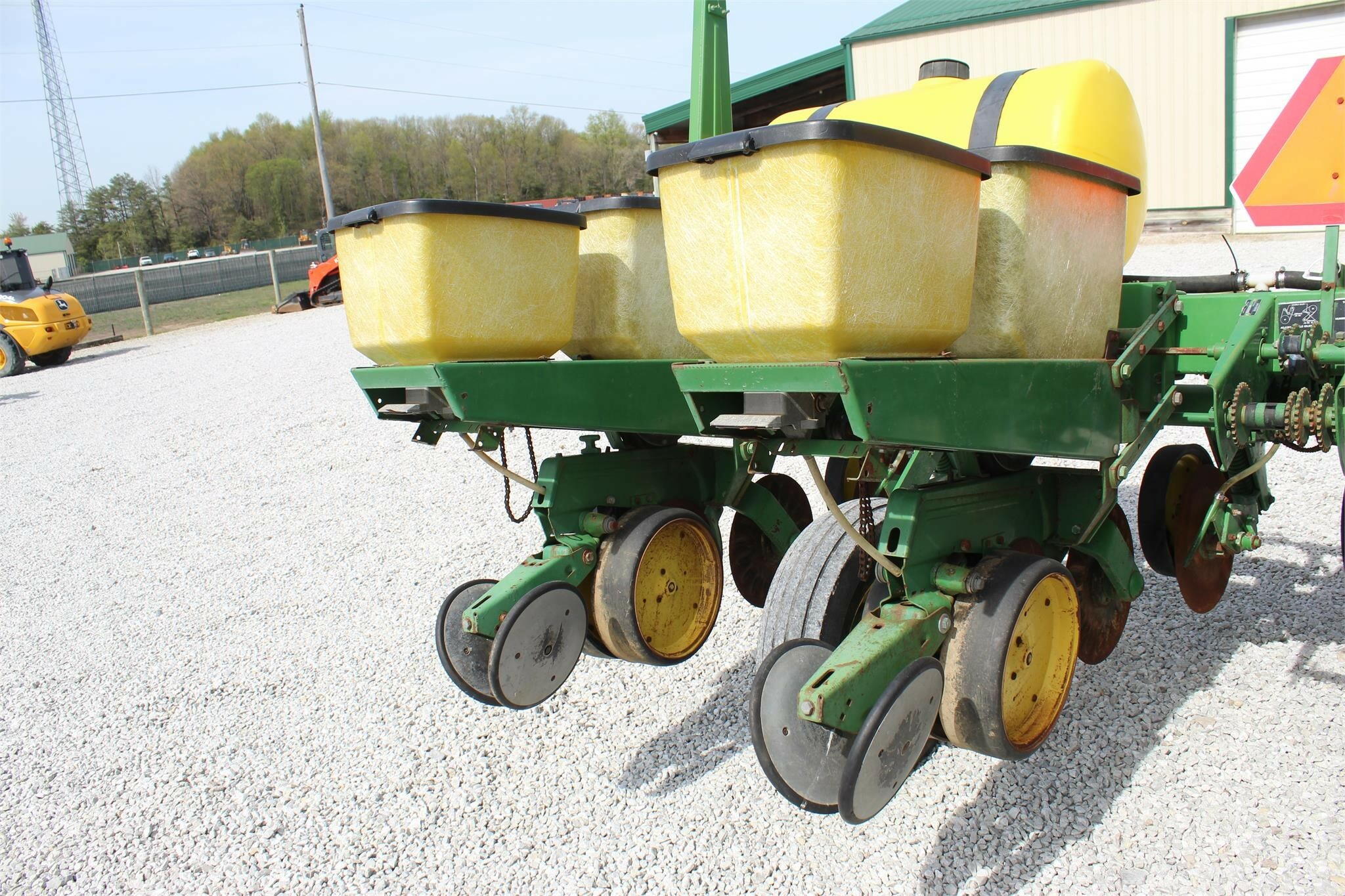 John Deere 7000 Planter 5,850 Machinery Pete