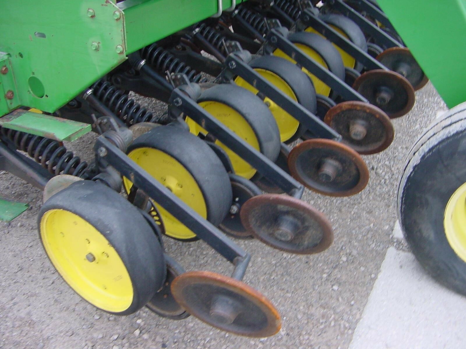 John Deere 750 Drill 22,000 Machinery Pete