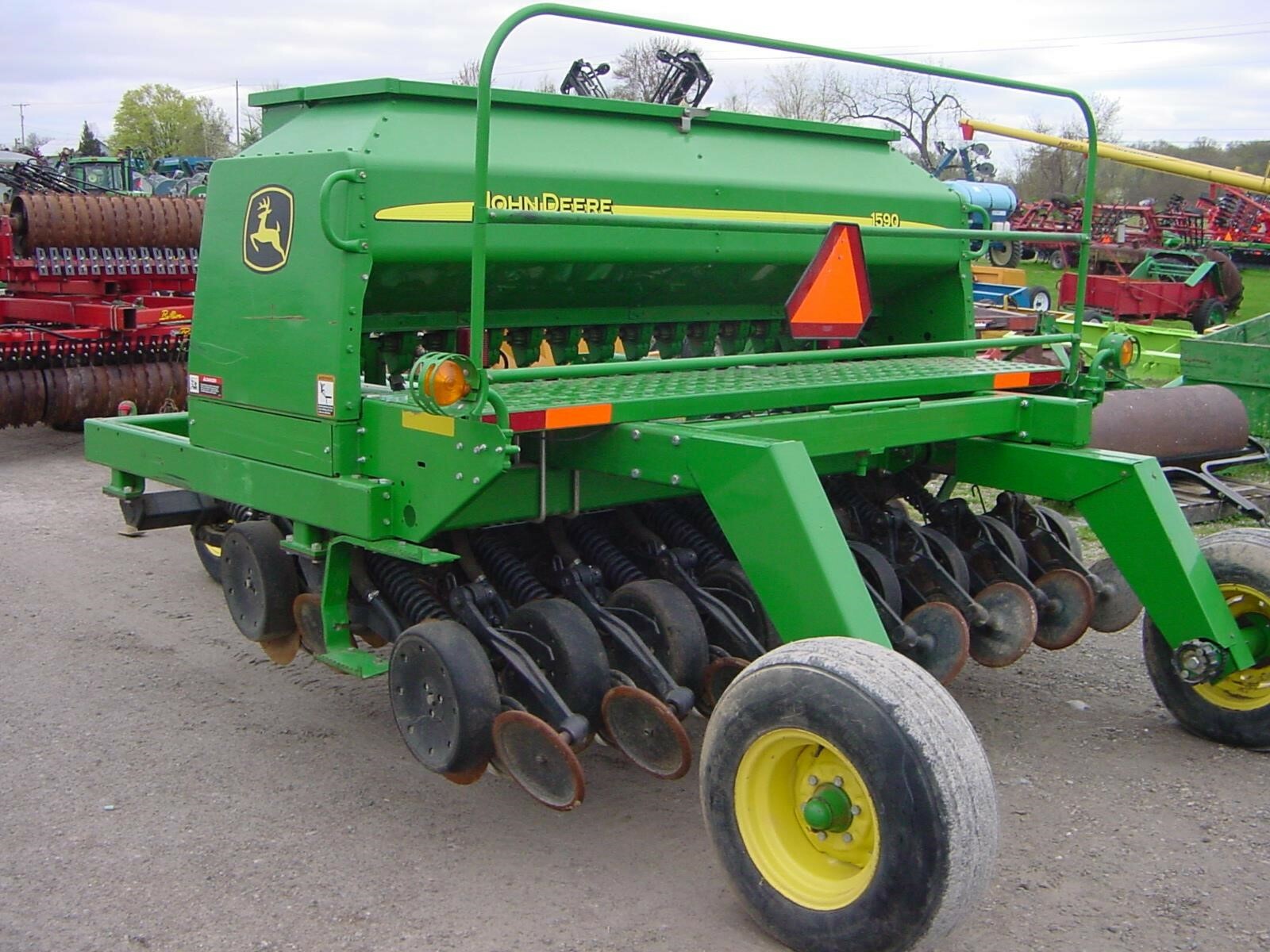  John Deere 1590 Drill