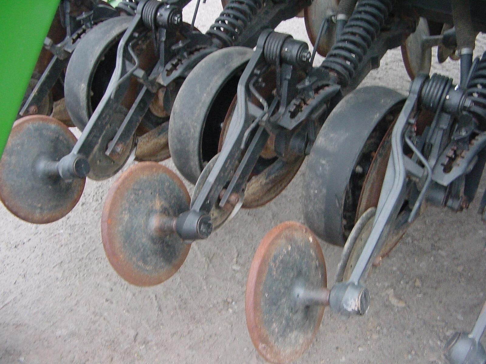  John Deere 1590 Drill