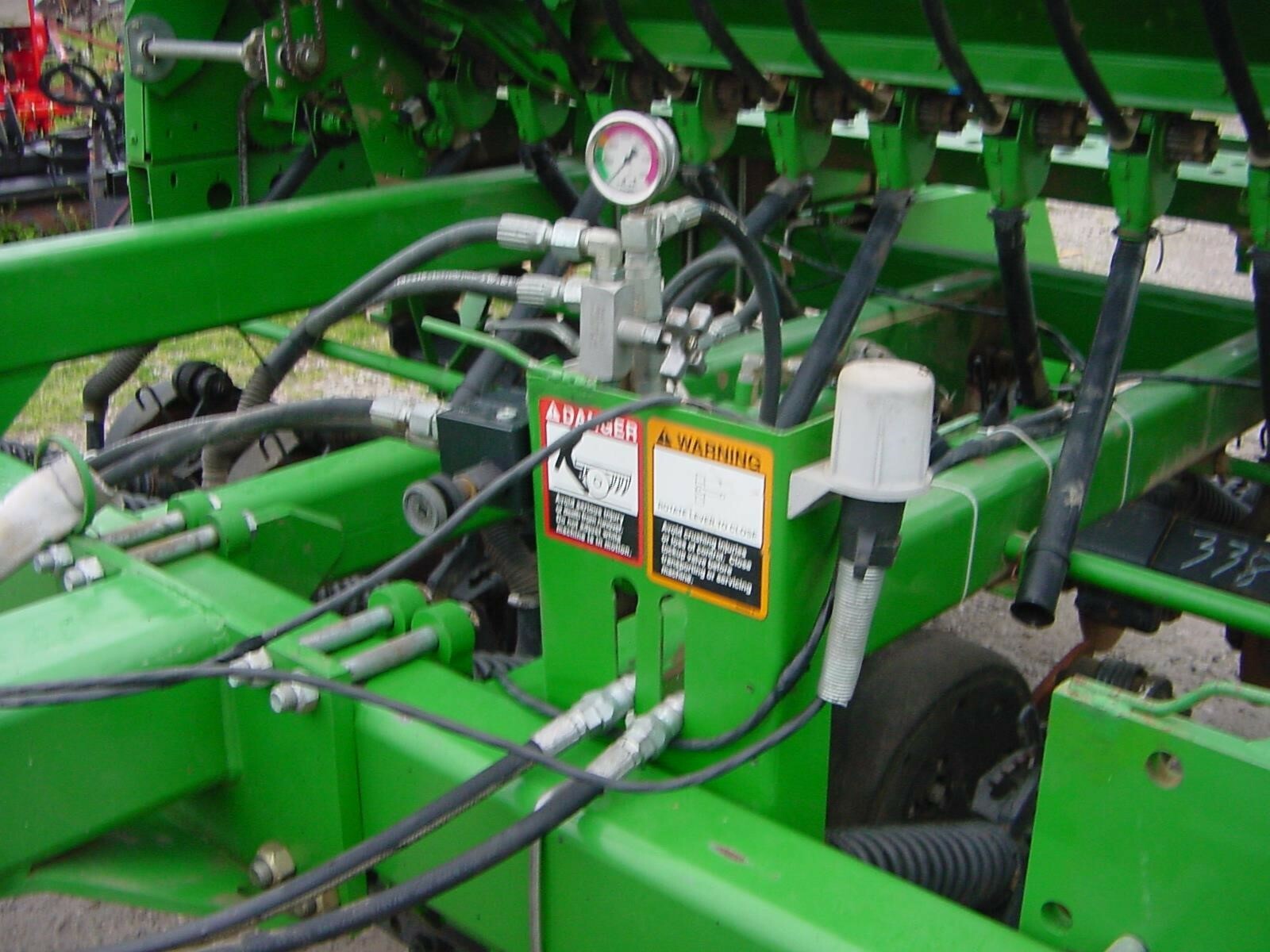 John Deere 1590 Drill 35,000 Machinery Pete