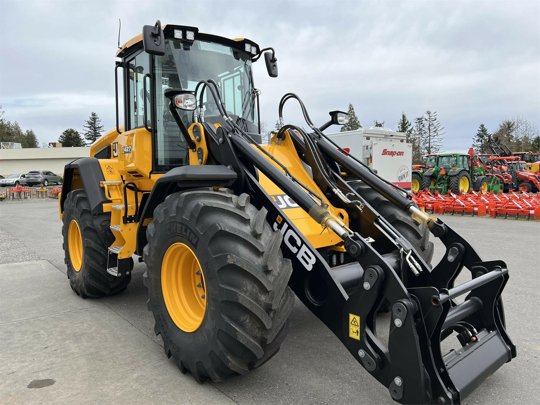 2026 JCB 427 AGRI Wheel Loader