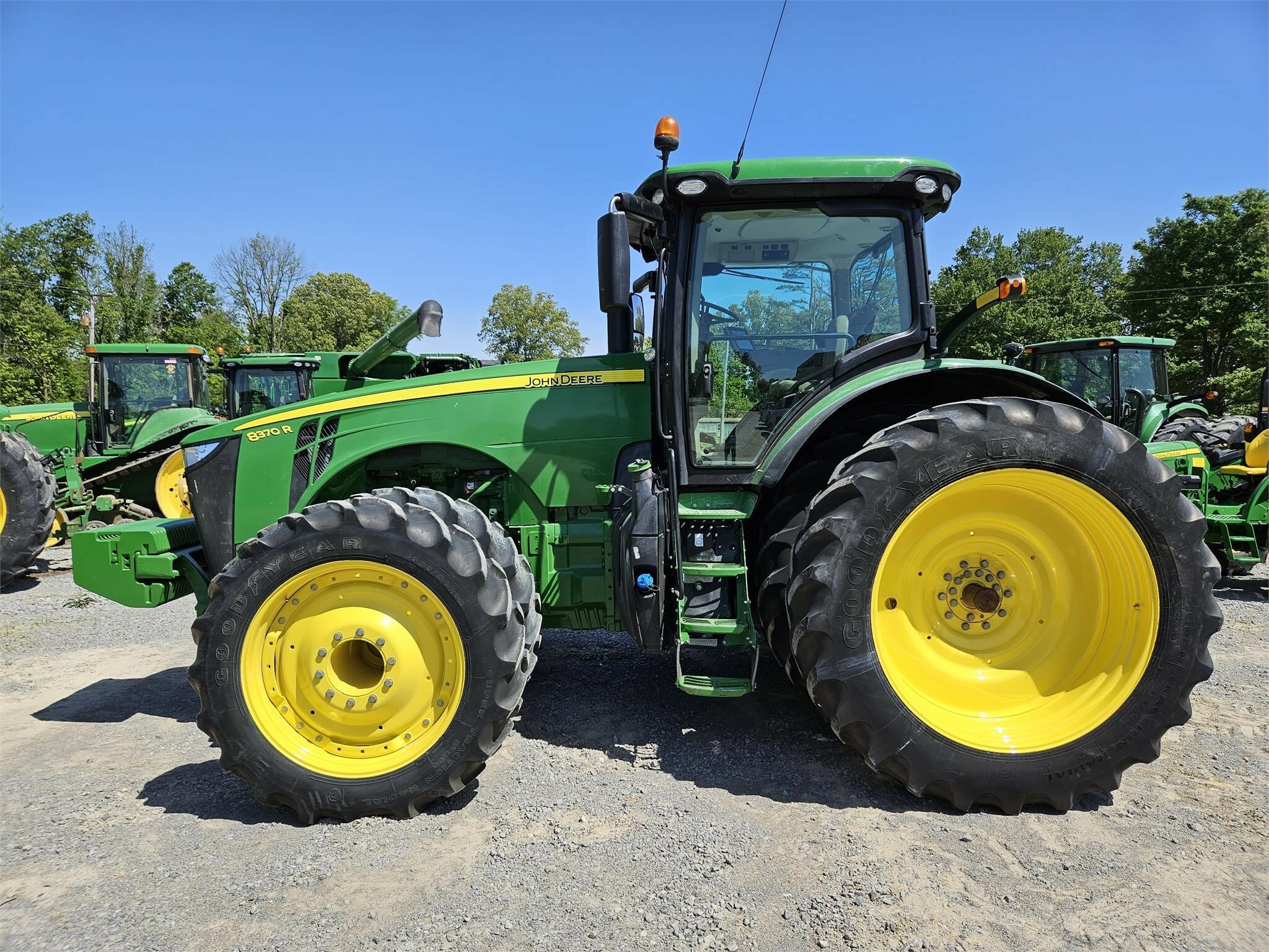 2017 John Deere 8370R Tractor