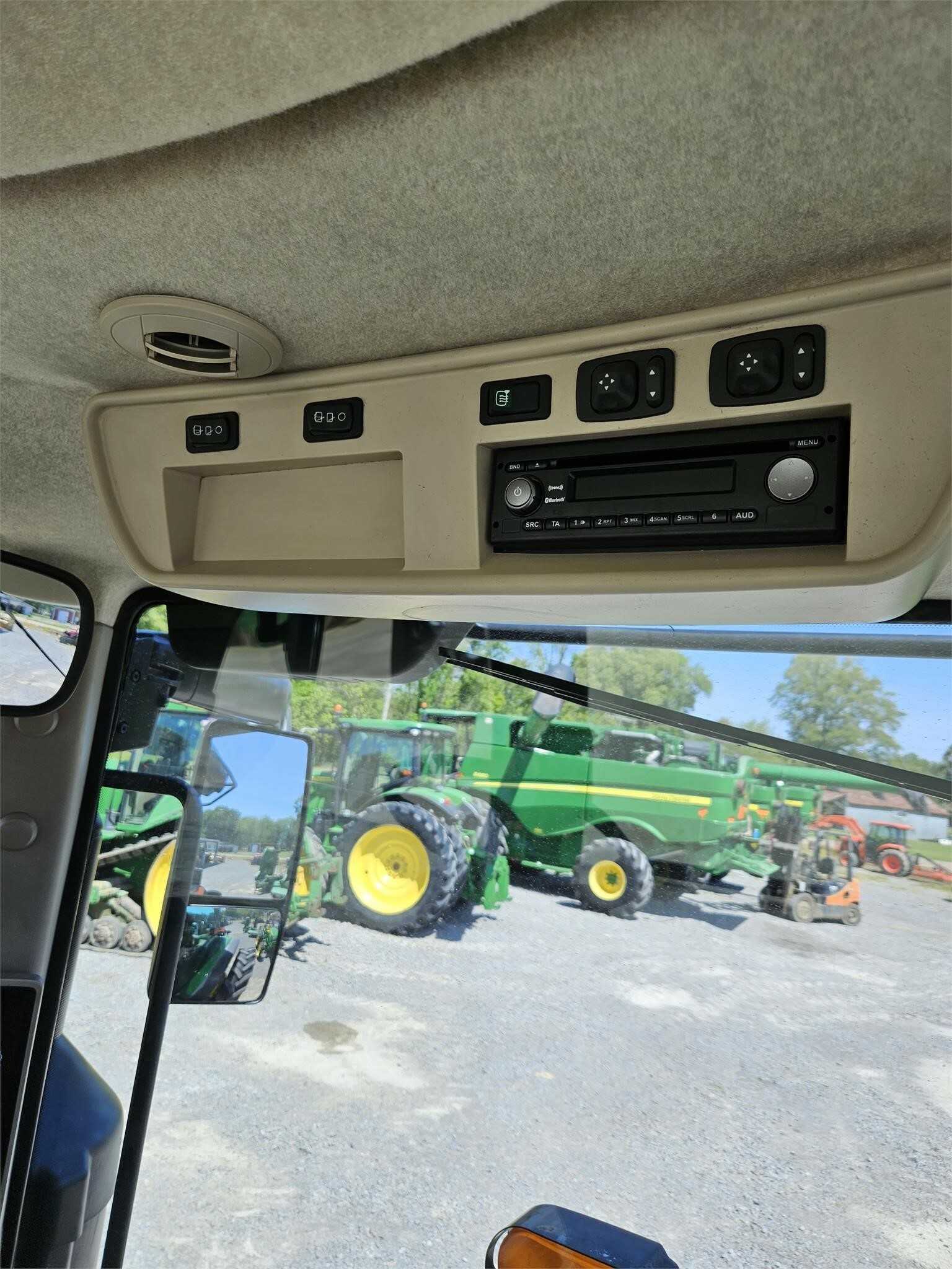 2017 John Deere 8370R Tractor