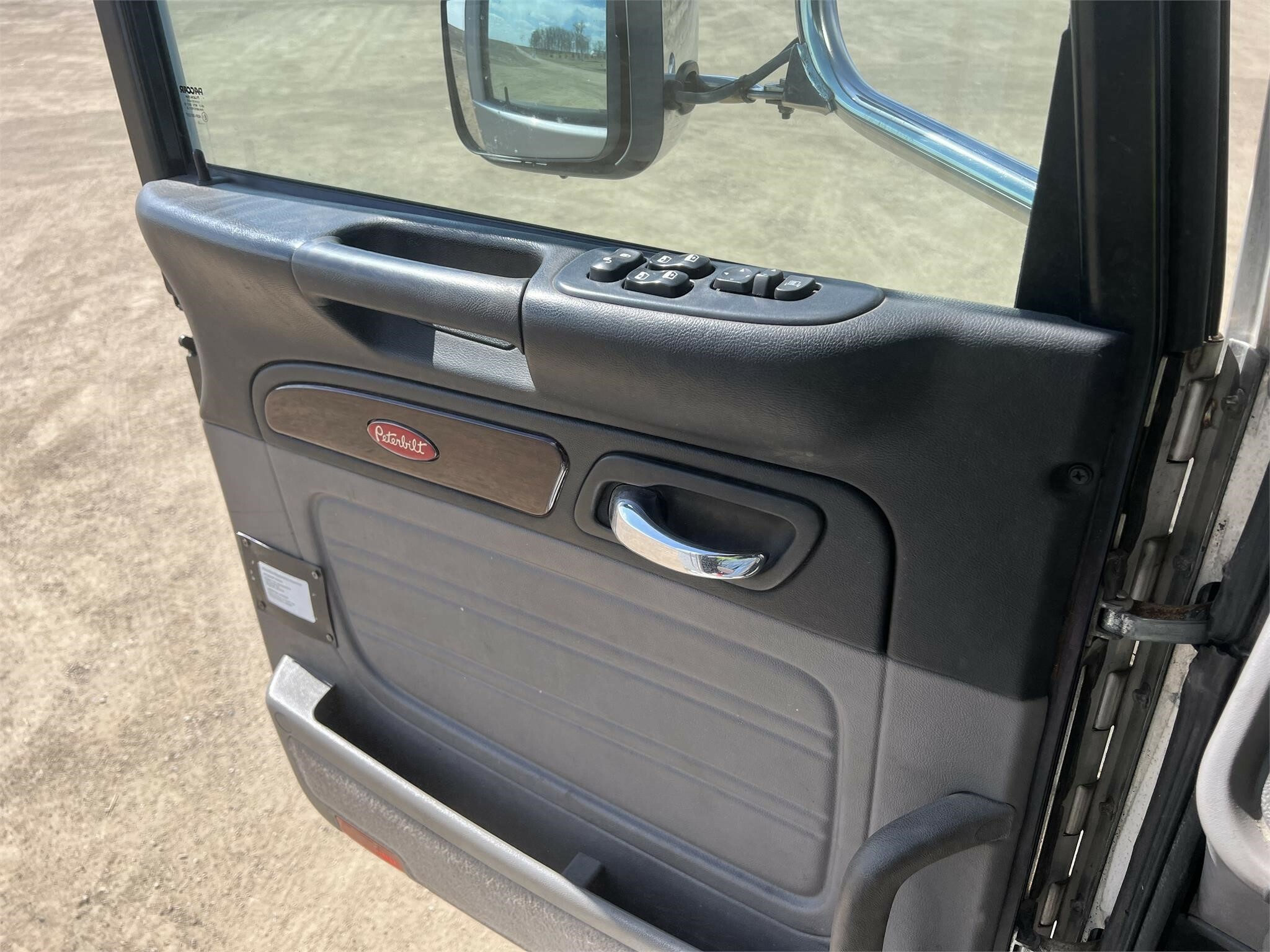 2014 Peterbilt 386 Semi Trucks/Trailer