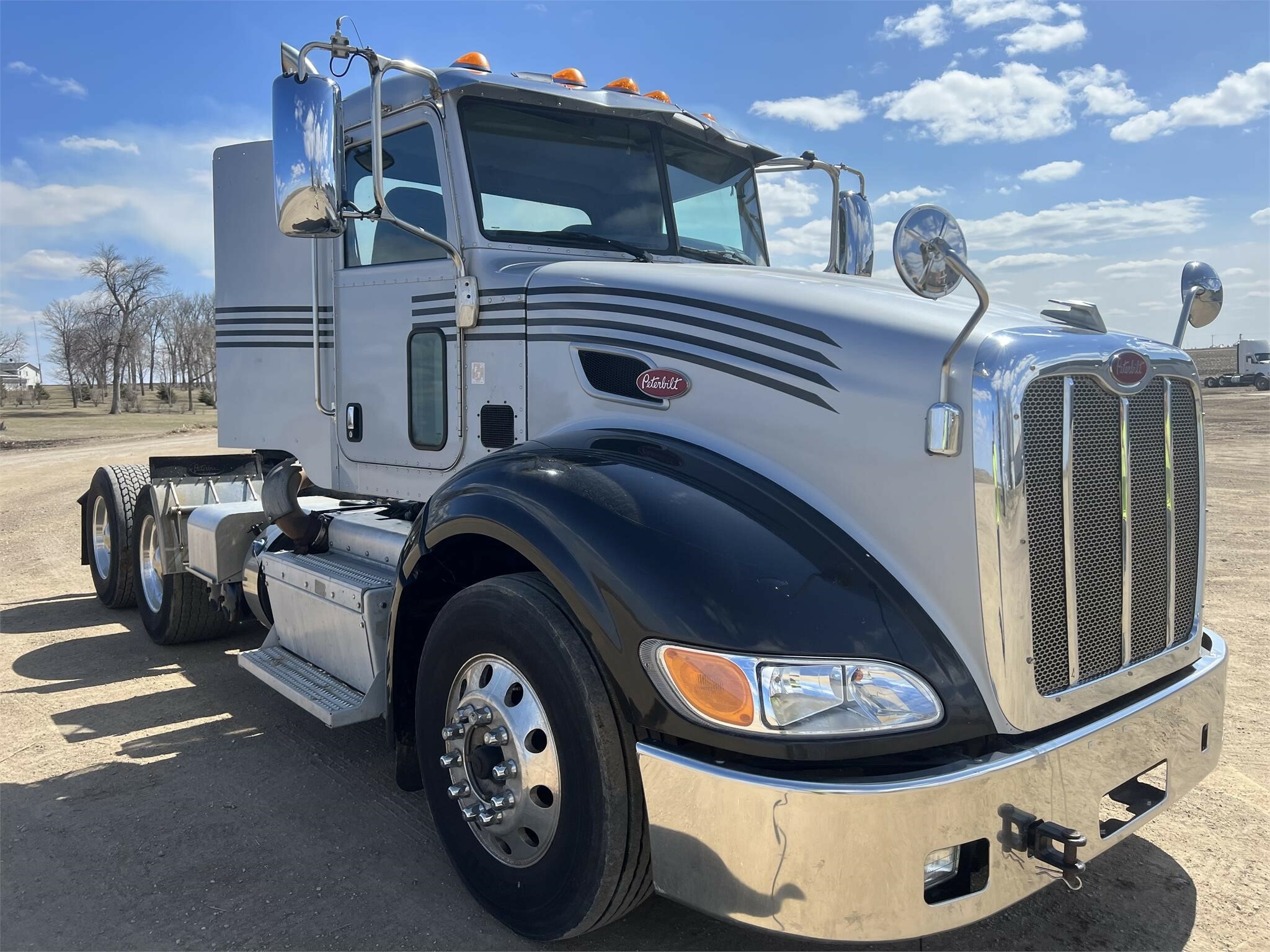 2014 Peterbilt 386 Semi Trucks/Trailer