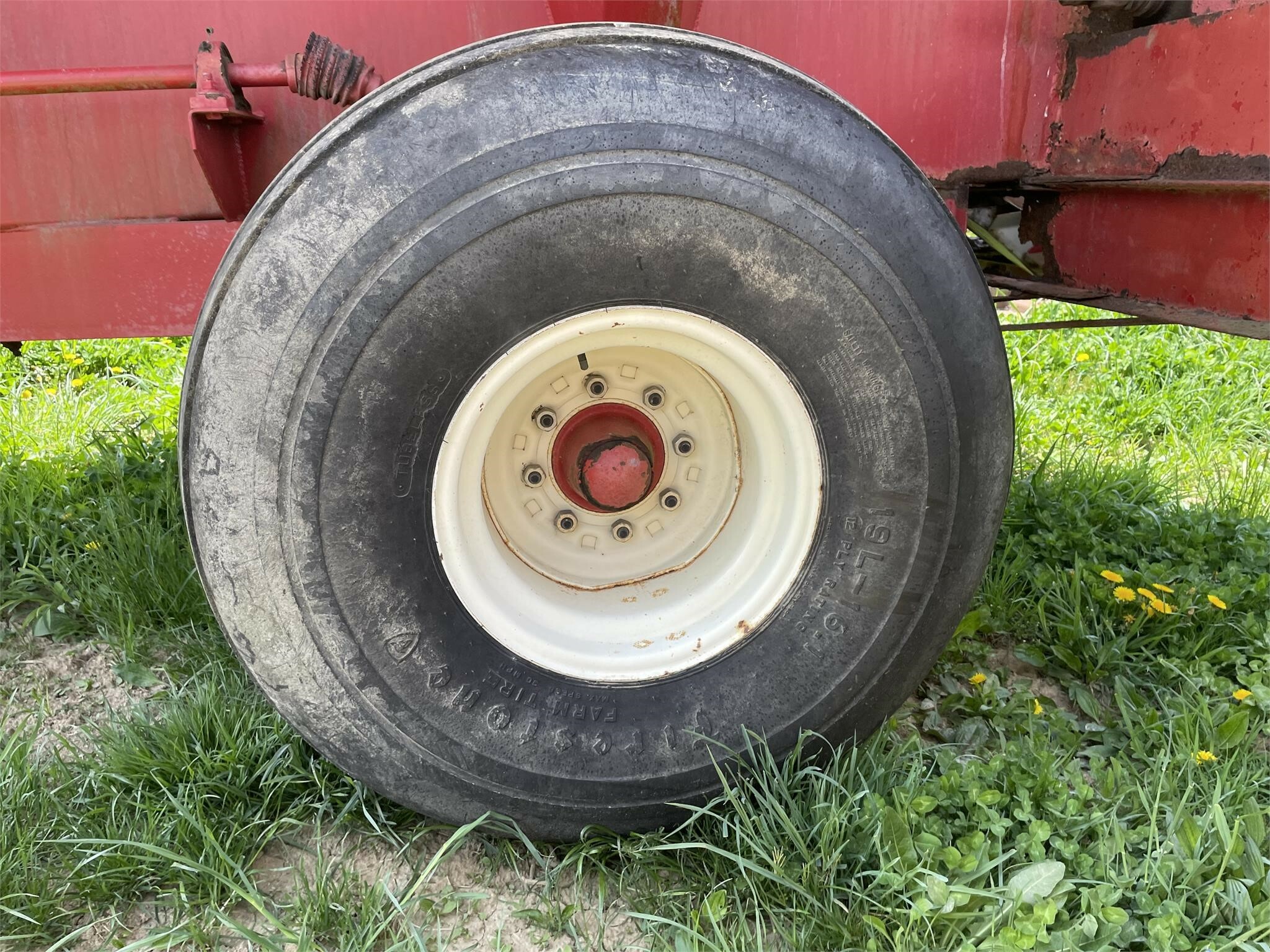 Chandler 9PTFT PullType Fertilizer Spreader 10,500 Machinery Pete