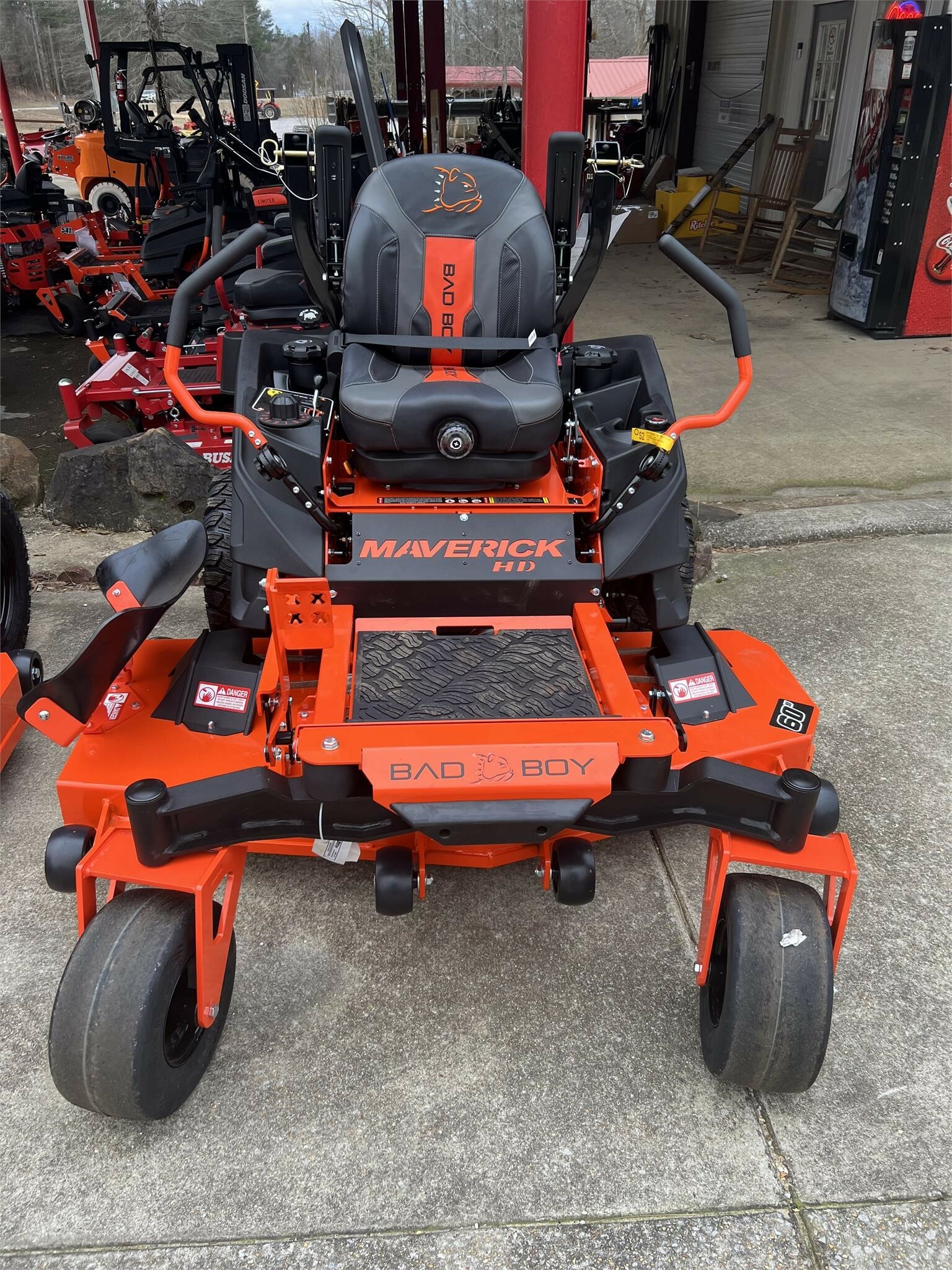 2023 Bad Boy MAVERICK HD 6000 Lawn Mower Call Machinery Pete