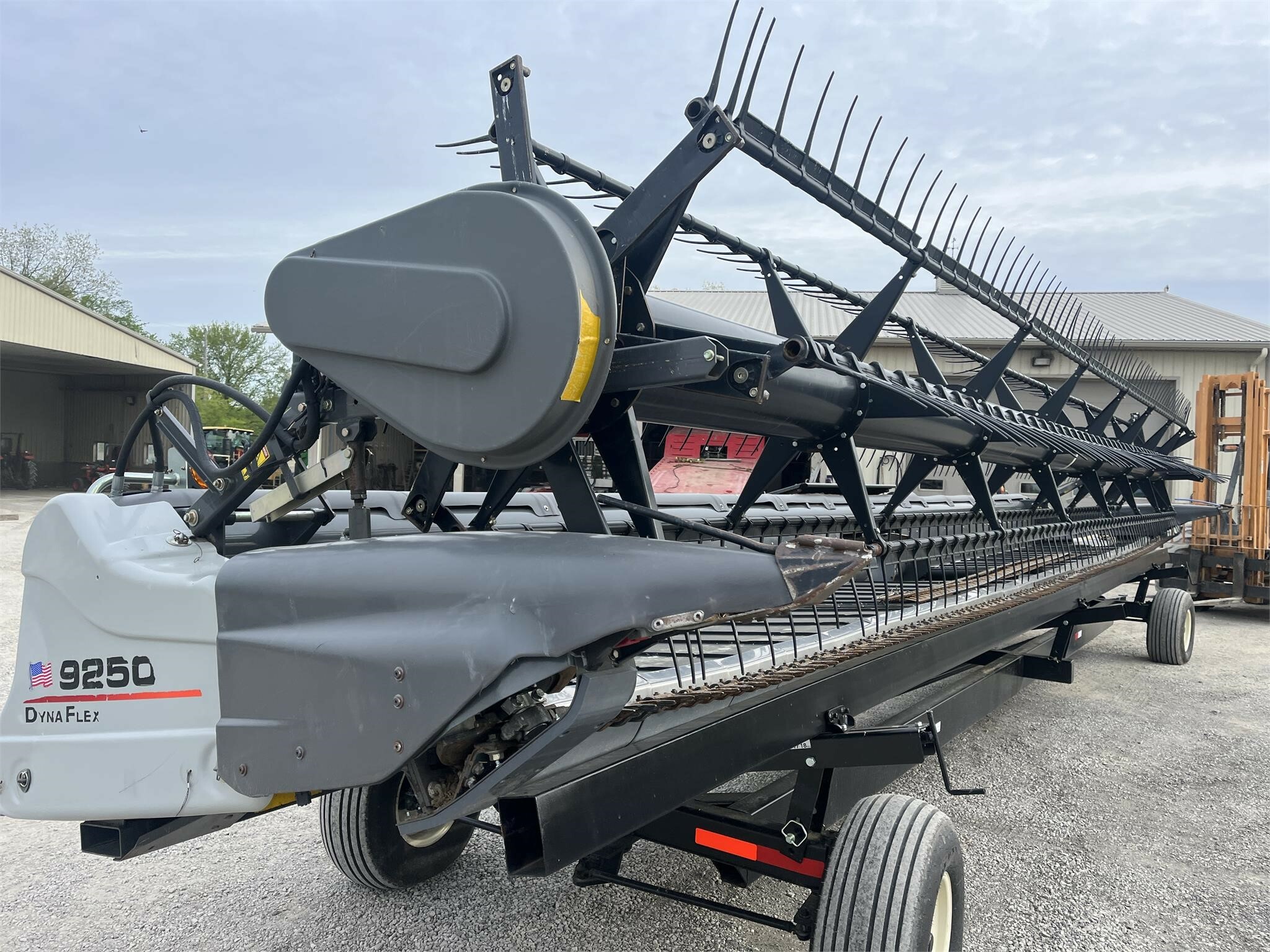2013 Gleaner 9250 Platform