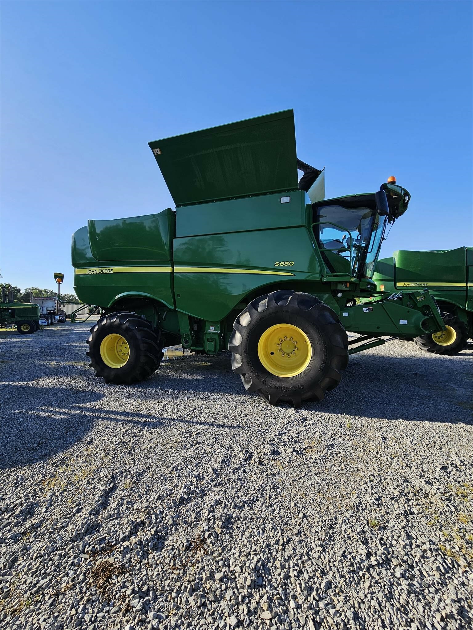 2014 John Deere S680 Combine