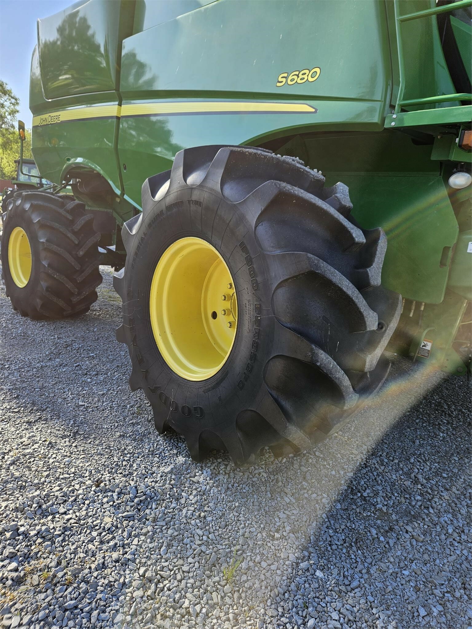 2014 John Deere S680 Combine