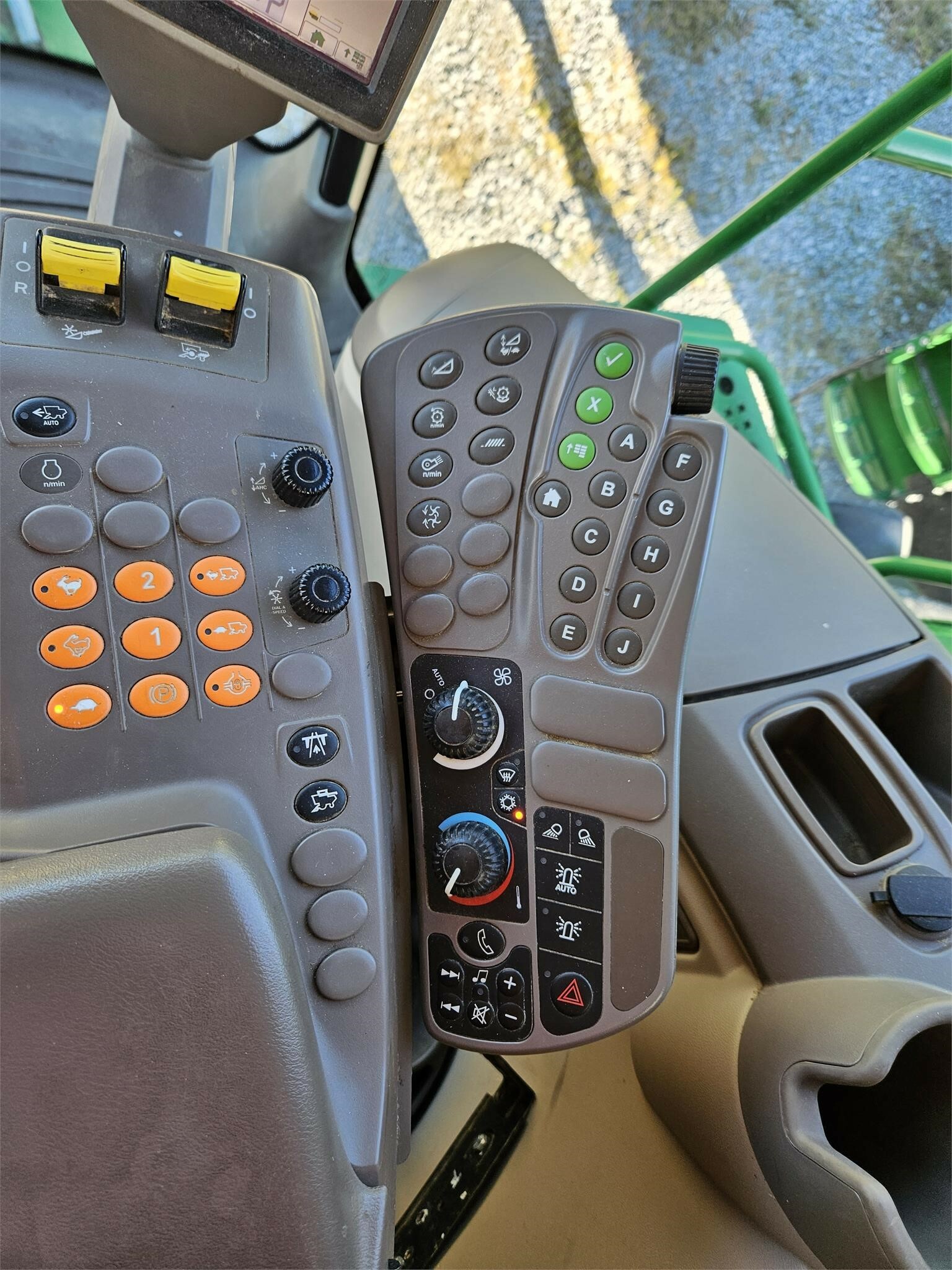 2014 John Deere S680 Combine