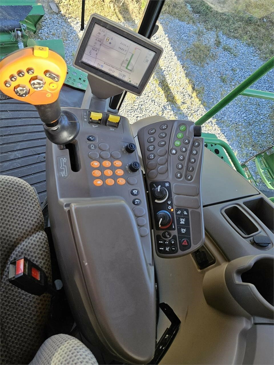 2014 John Deere S680 Combine