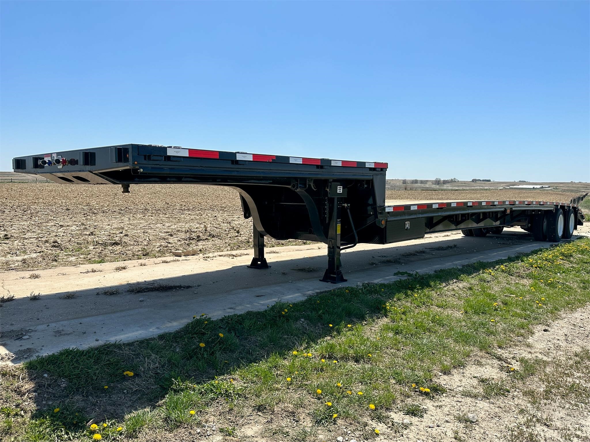 2024 MAS TRAILERS STEP DECK Flatbed Trailer 47,654 Machinery Pete
