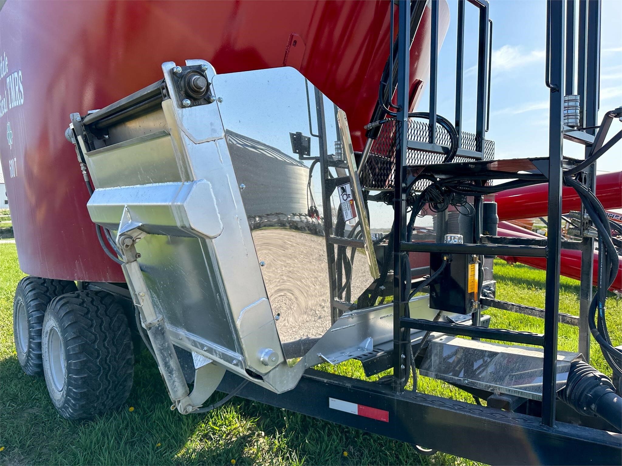 2026 Cloverdale 600T Grinders and Mixer