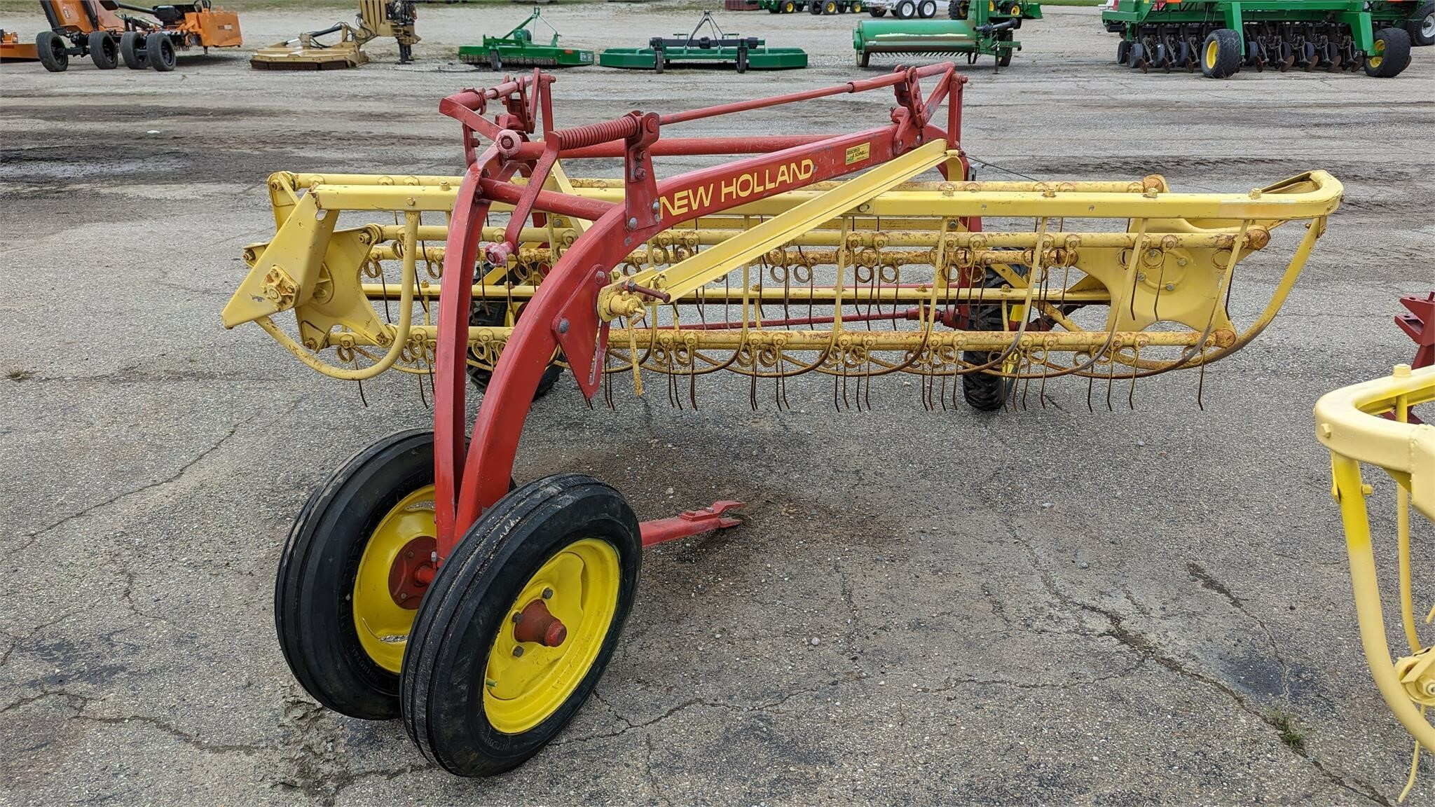  New Holland Rolabar 256 Rake