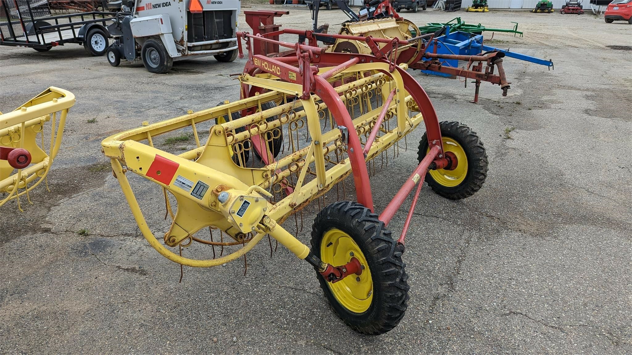  New Holland Rolabar 256 Rake