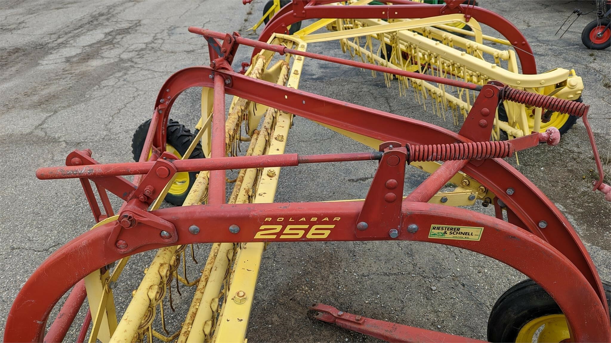  New Holland Rolabar 256 Rake