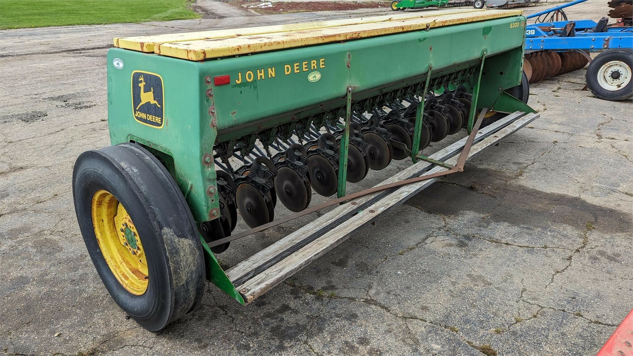  John Deere 8300 Drill