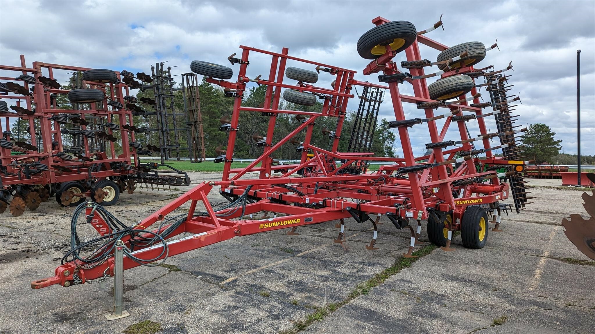  Sunflower 5035-30 Field Cultivator