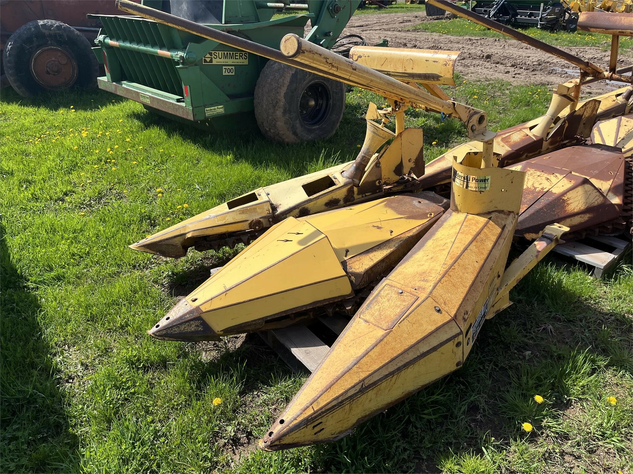 1991 New Holland 824 Pull-Type Forage Harvester