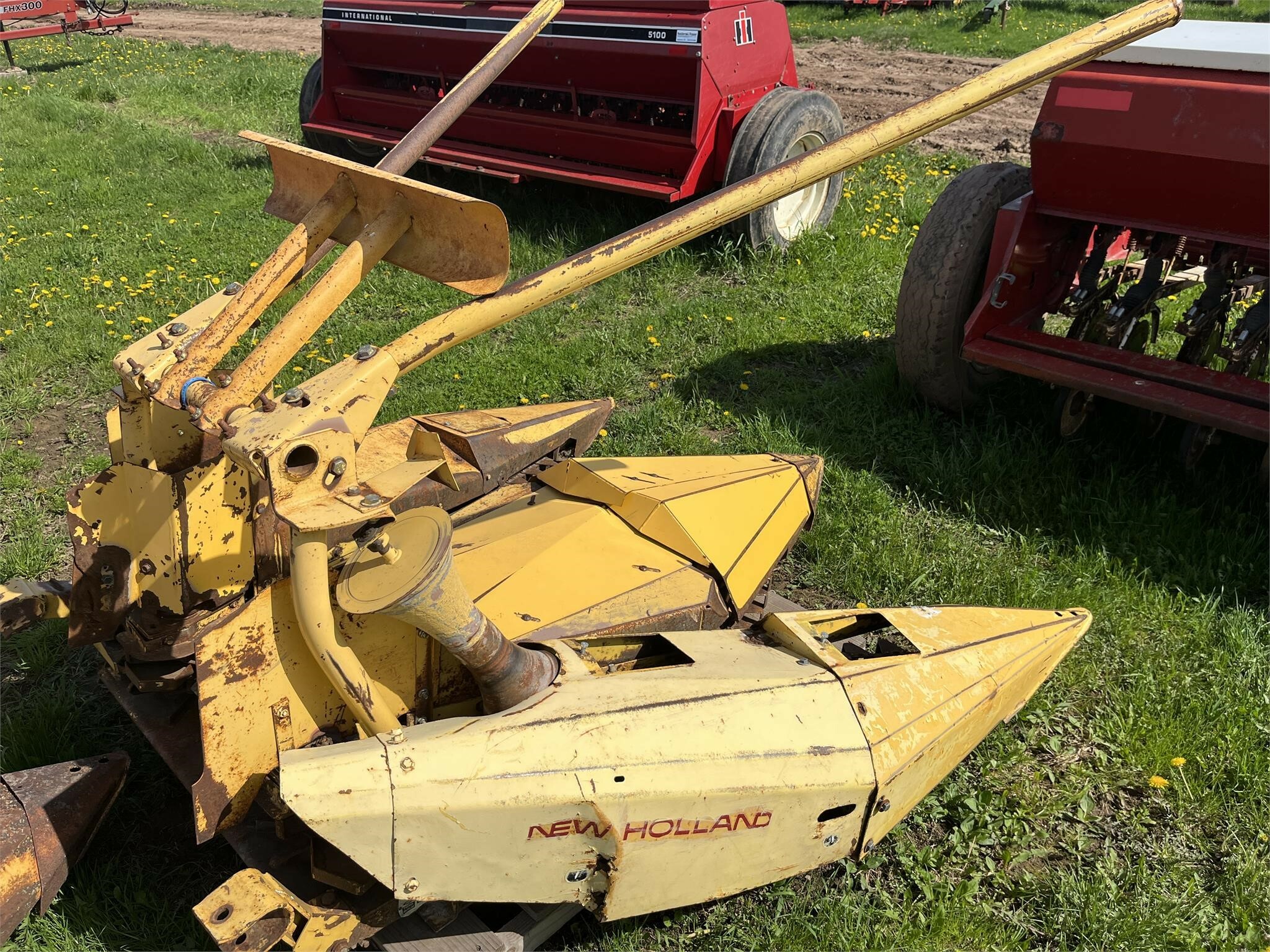 1991 New Holland 824 Pull-Type Forage Harvester