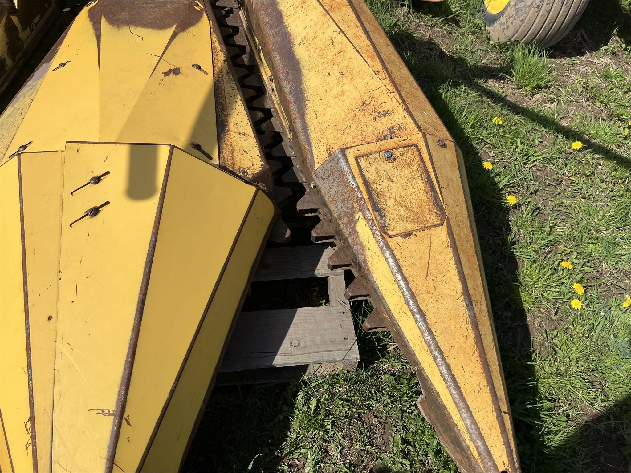 1991 New Holland 824 Pull-Type Forage Harvester