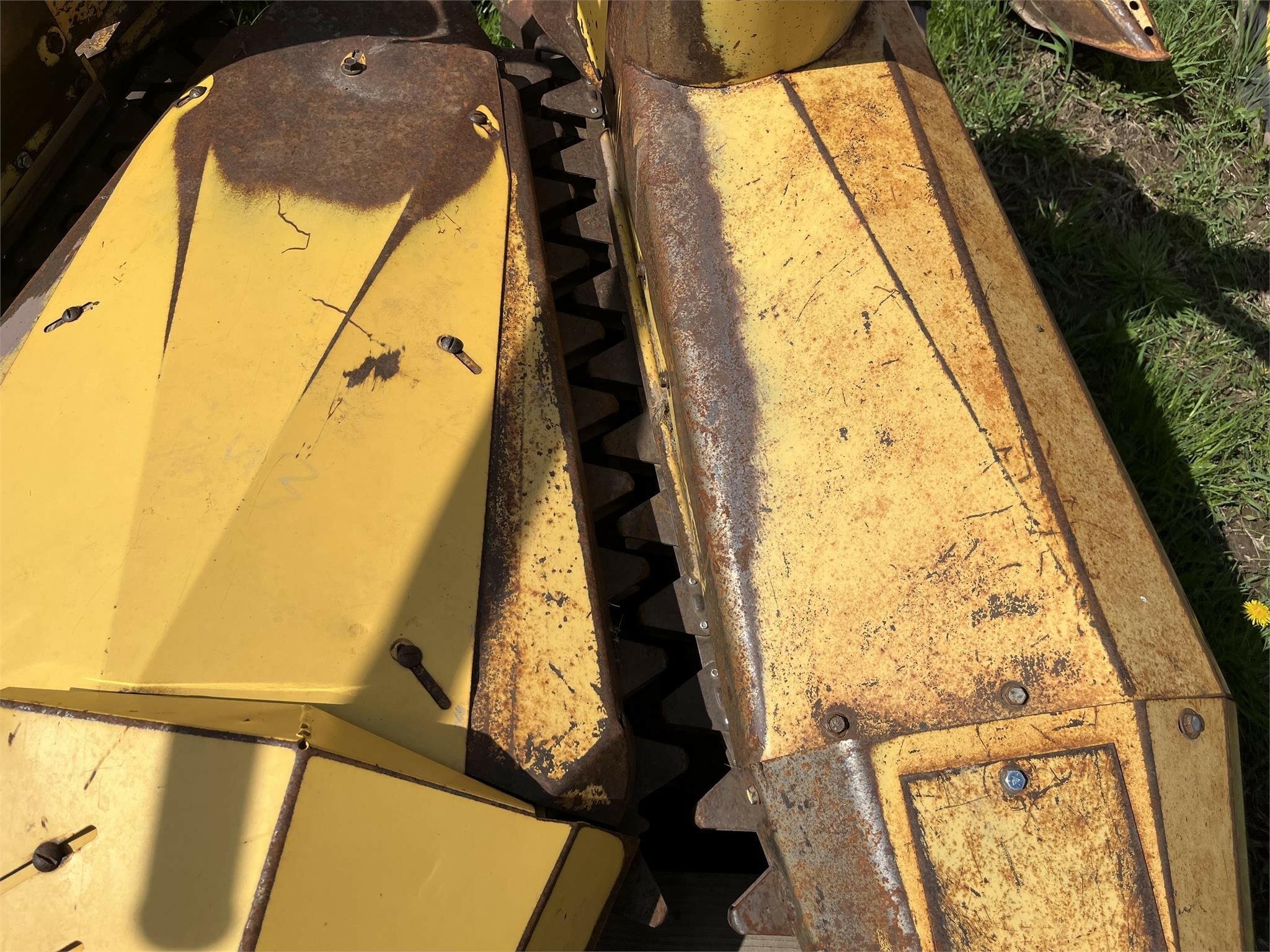 1991 New Holland 824 Pull-Type Forage Harvester