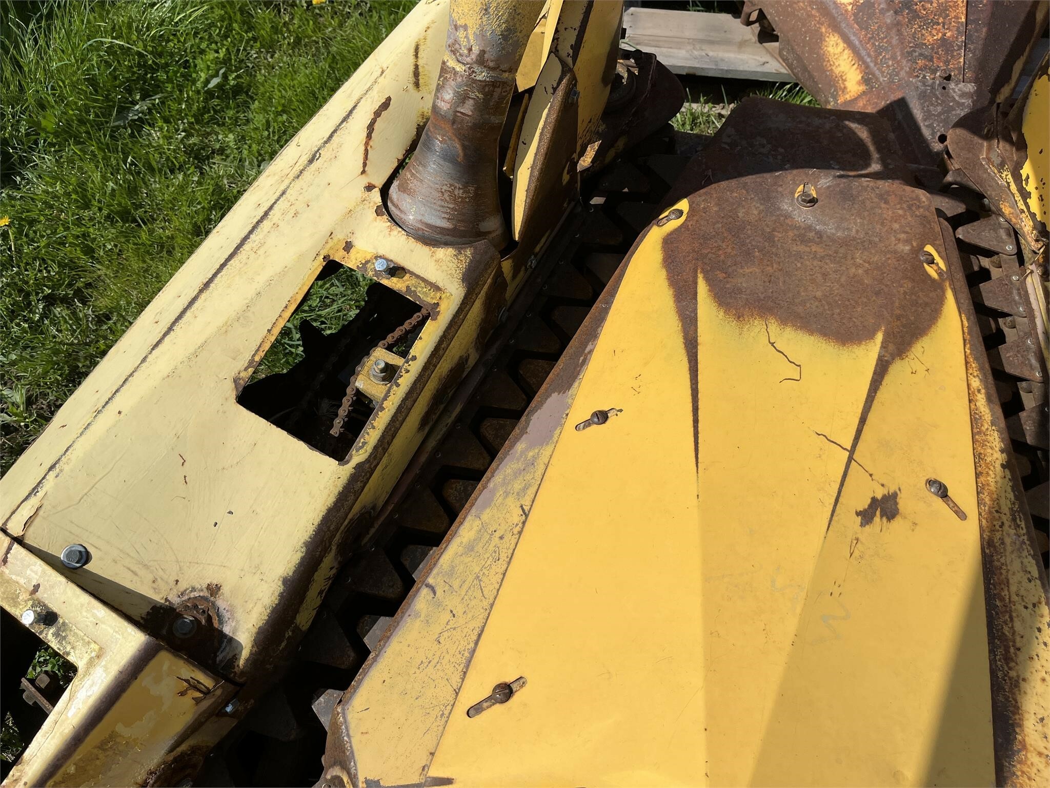 1991 New Holland 824 Pull-Type Forage Harvester