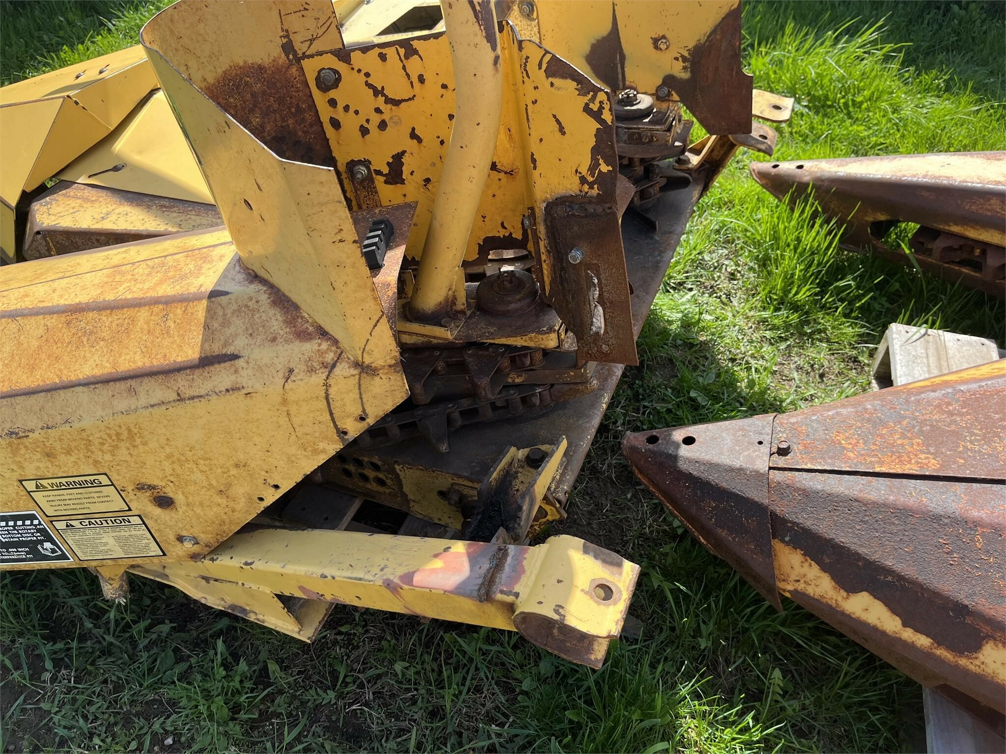 1991 New Holland 824 Pull-Type Forage Harvester