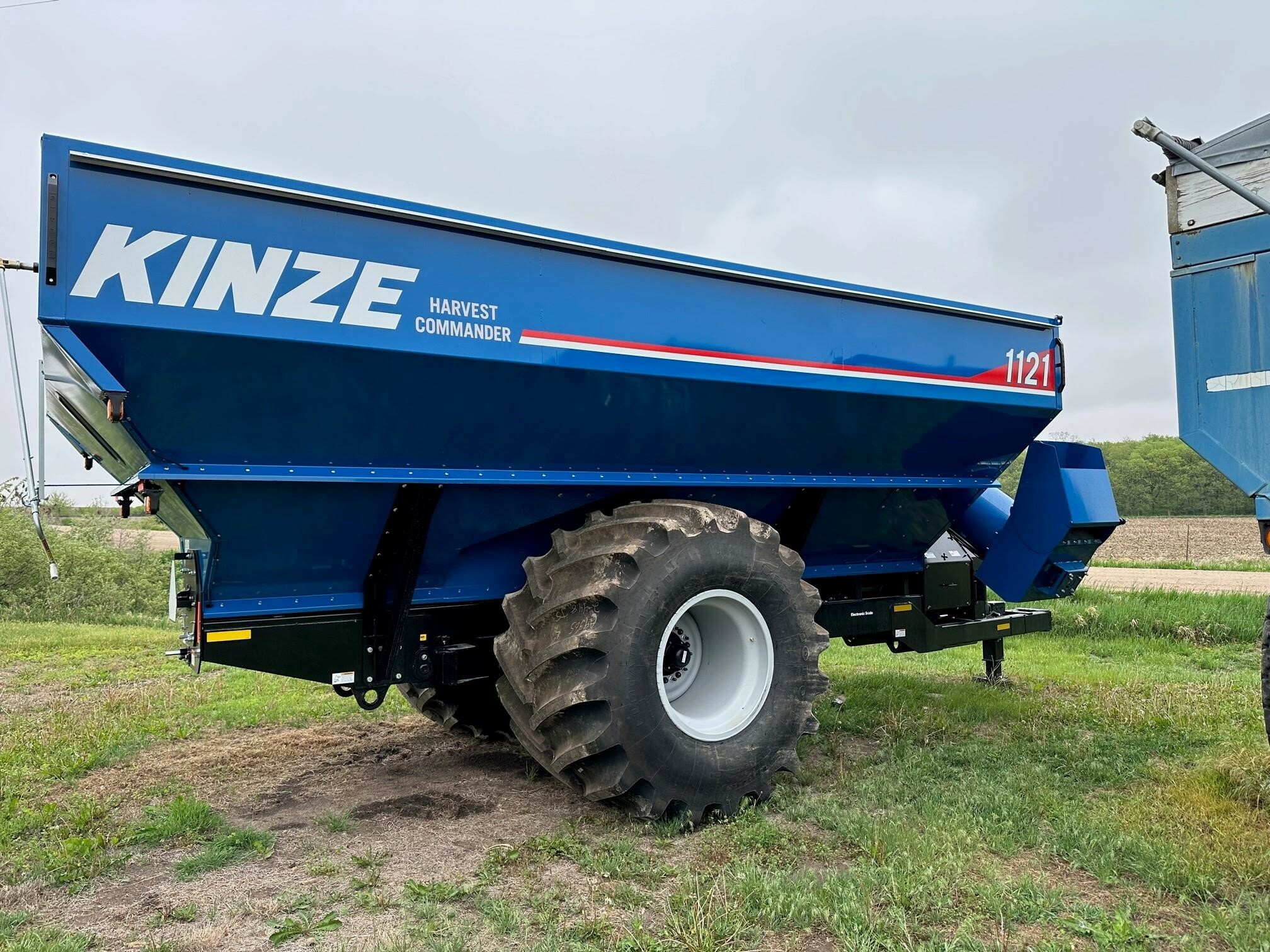 2023 Kinze 1121 Grain Cart Call Machinery Pete