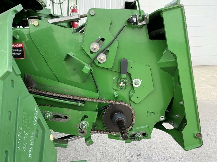 2015 John Deere S670 Combine