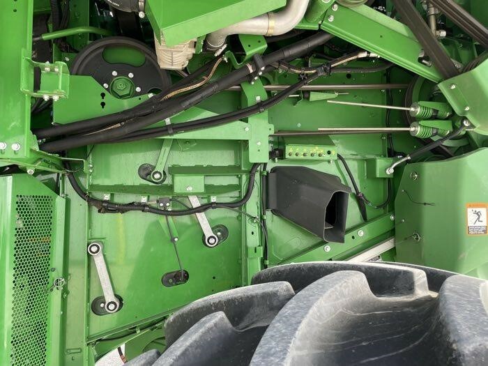 2015 John Deere S670 Combine